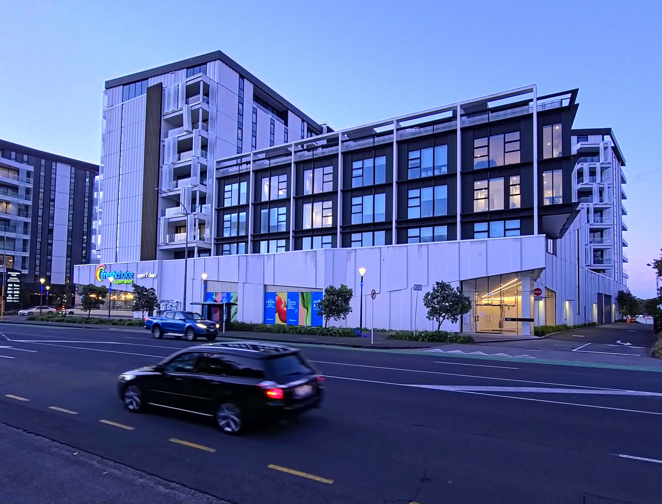 173219553__1762313914-81709-3882ea36cd9f1bee6f8980d34f9202e6 DGZ Luxury Apartment with private rooftop garden