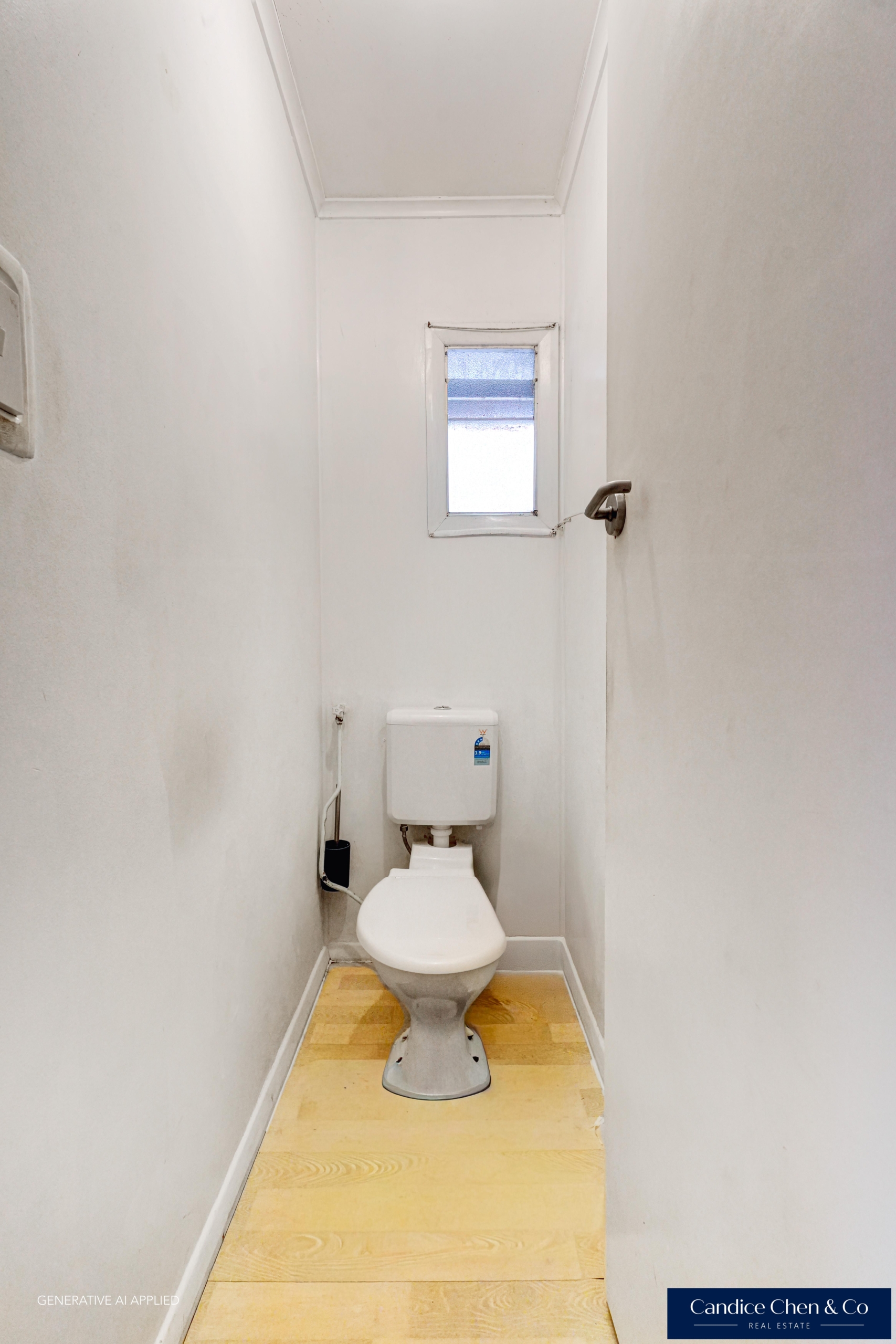 166644390__1765929852-166644390__1759725133-80201-INTERIOR-7 Solid Investment or Perfect First Home