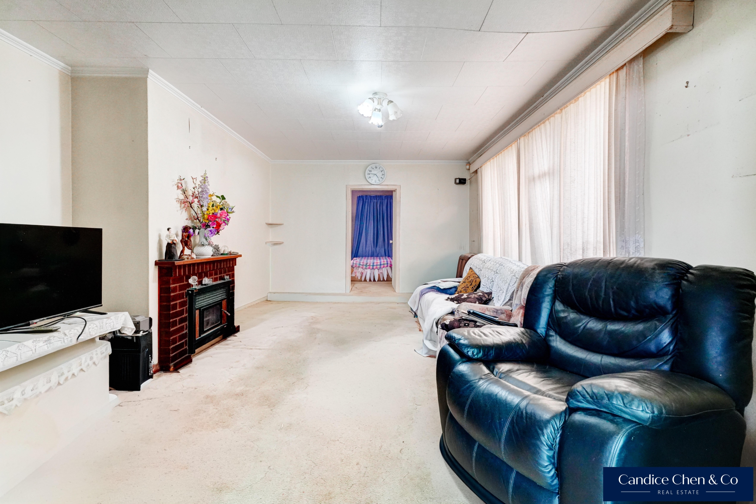 168054015__1763948861-168054015__1760493858-65956-INTERIOR-NEW-9 Overseas Vendor Motivated – Must Sell!