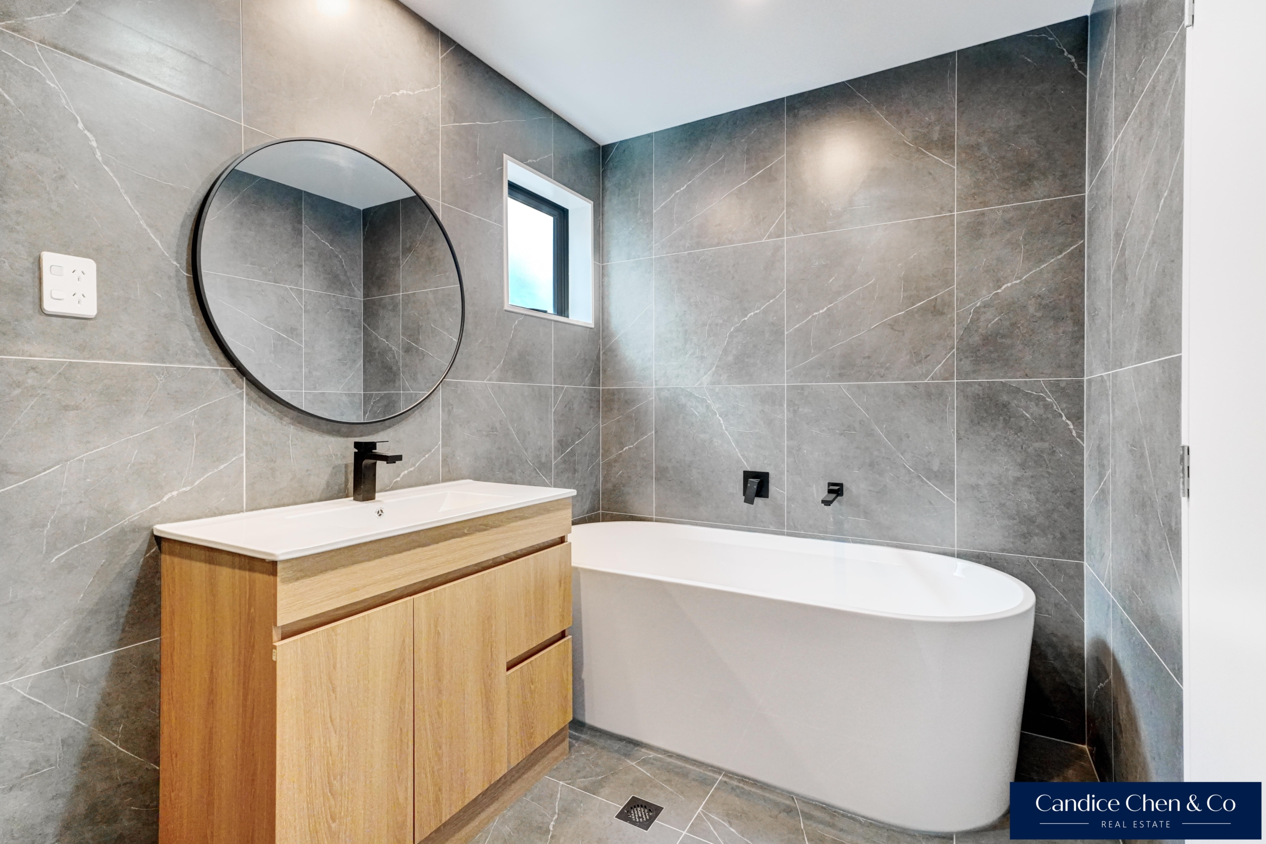 169097609__1766102181-169097609__1761085768-216350-INTERIOR-4 Title and CCC Issued – Move-in Ready!