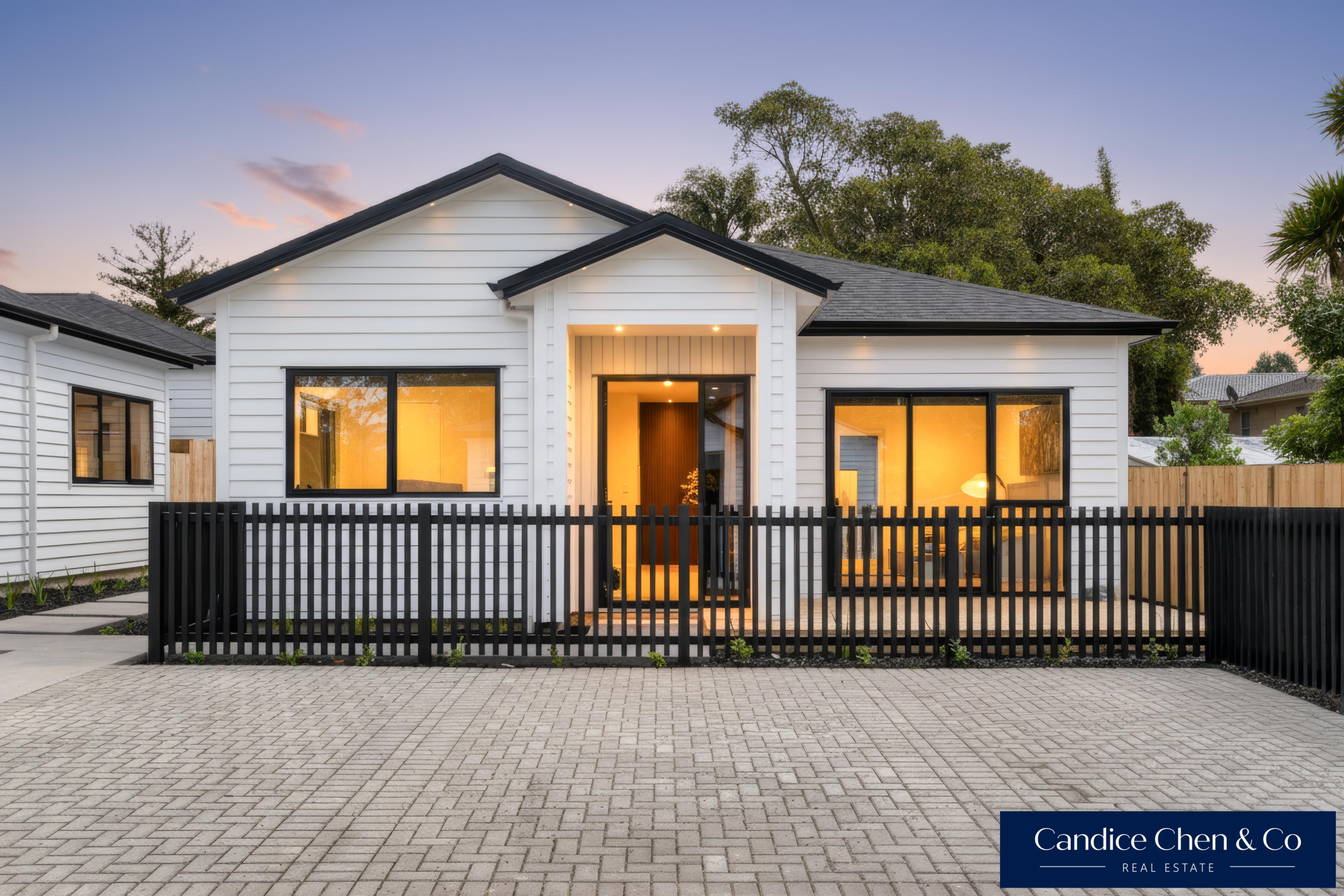 175825810__1763676981-1763591565-1-TWILIGHT-2 Stand-Alone, Single-Level Home