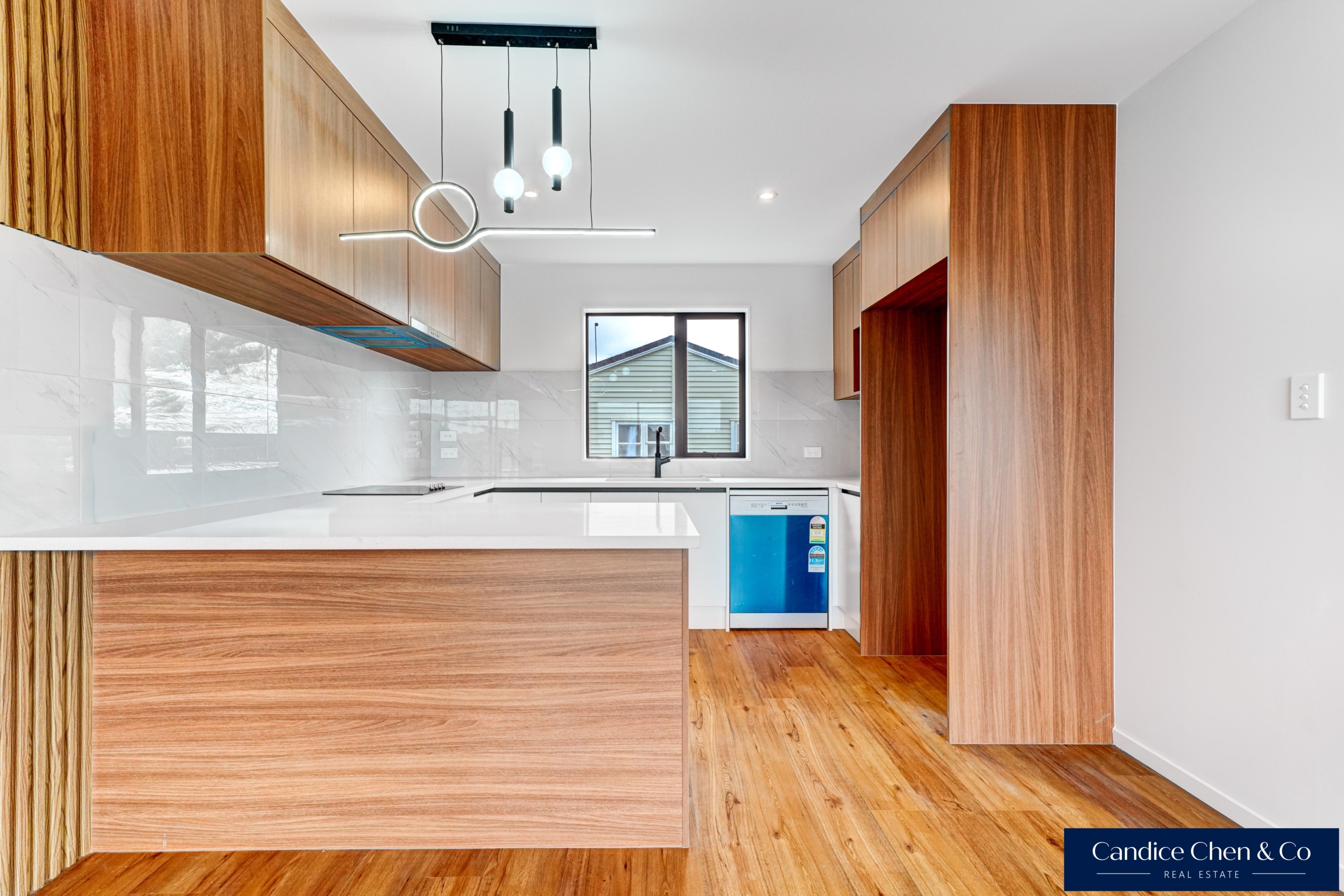 165916301__1770864371-165916301__1762208661-165916301__1759280135-75228-INTERIOR-11 Freehold 5-Bedroom Move in Before Christmas