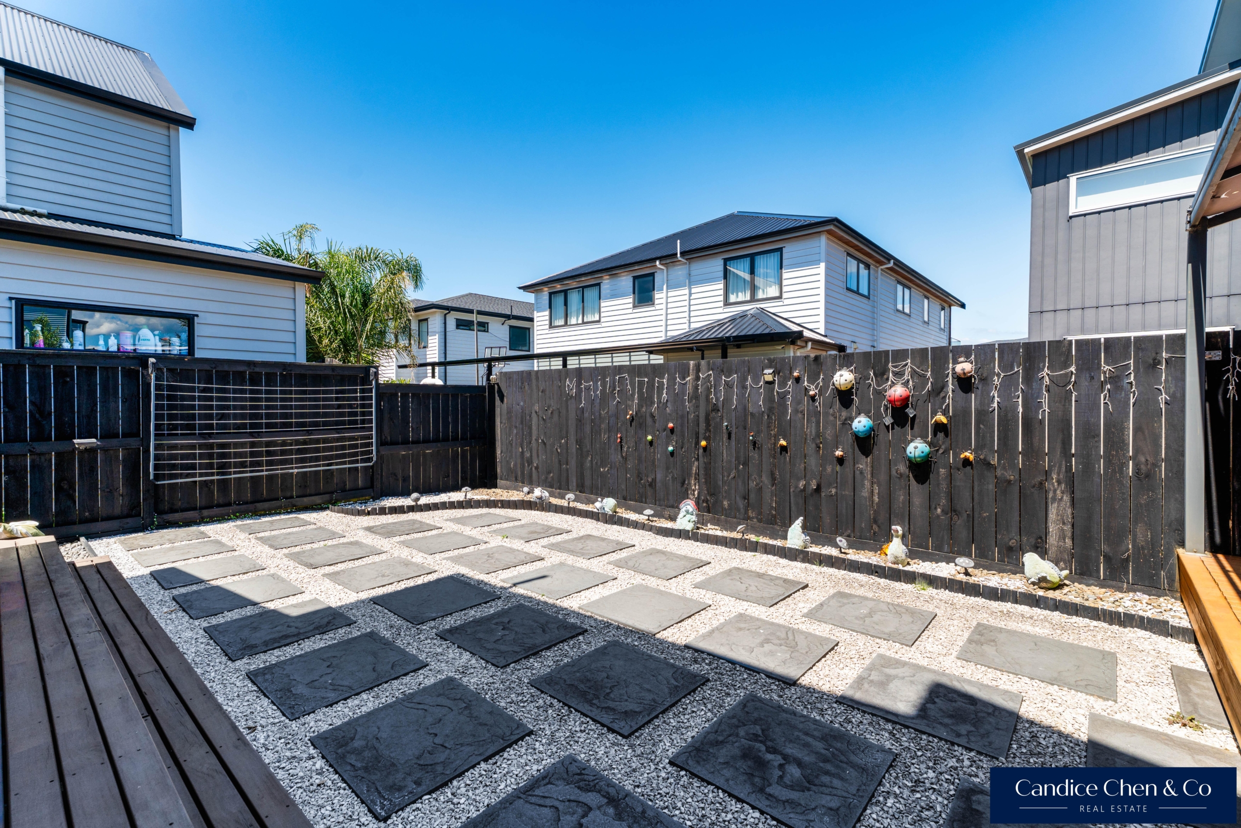 174241661__1769654218-174241661__1762832341-69478-EXTERIOR-4 Walk to the Park