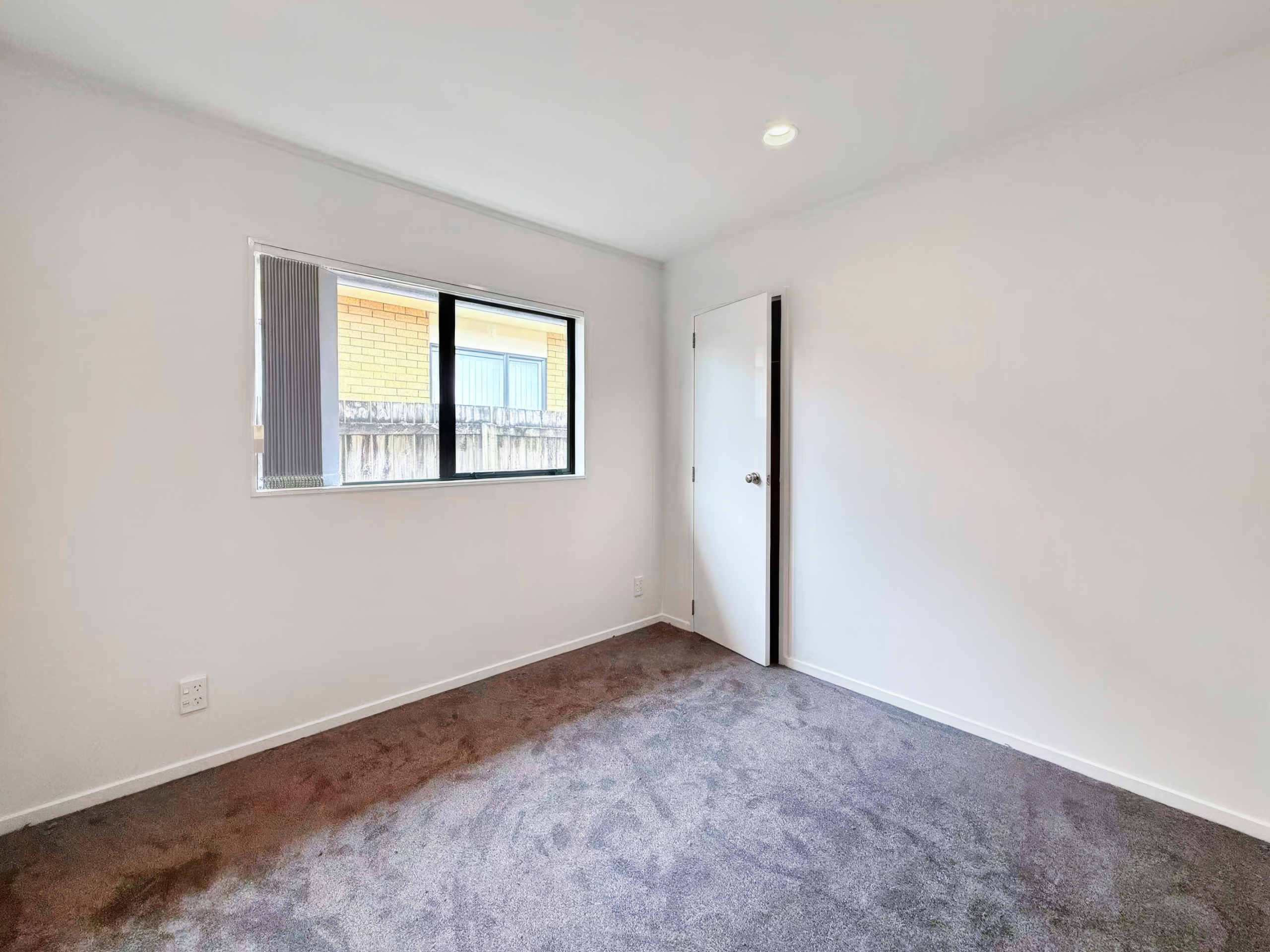186369013__1770694067-67119-INTERIOR-2 Ideal for Investors- currently rented