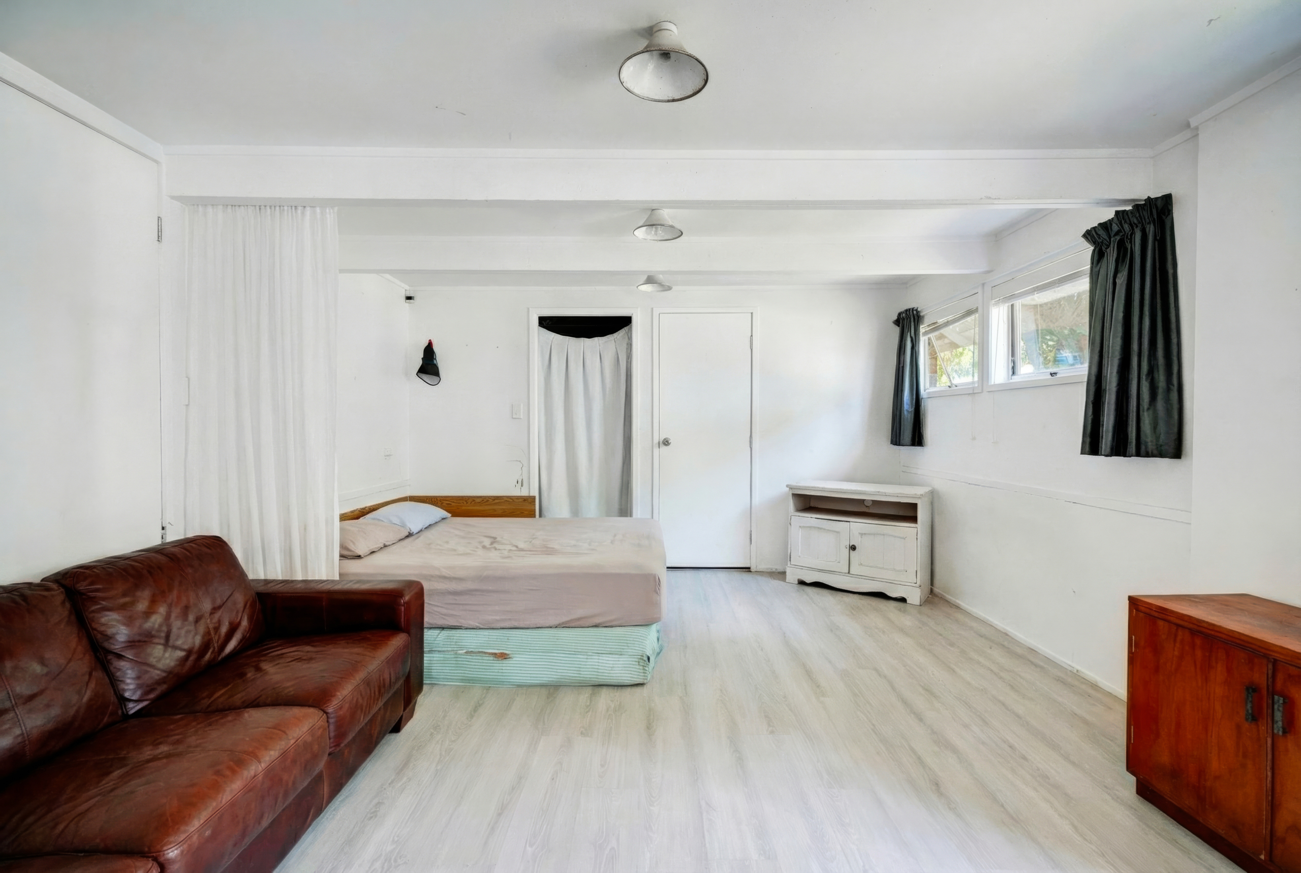 187683676__1771379234-64151-INTERIOR-5 Sunsets, Space & Seclusion