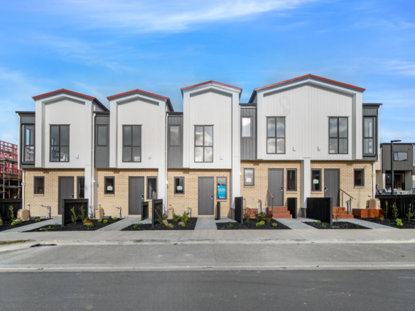 Welcome Home: Modern Elegance Awaits in Flat Bush