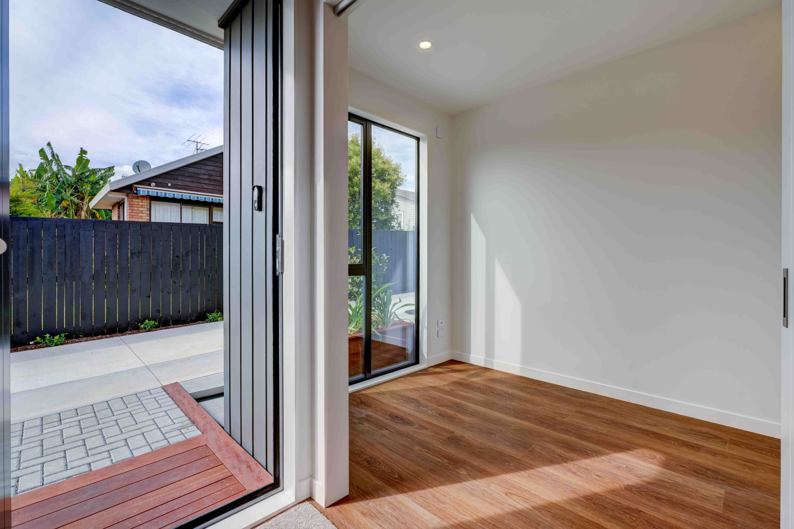 Milford Quality 4-Bedroom Townhouses Must Be Sold