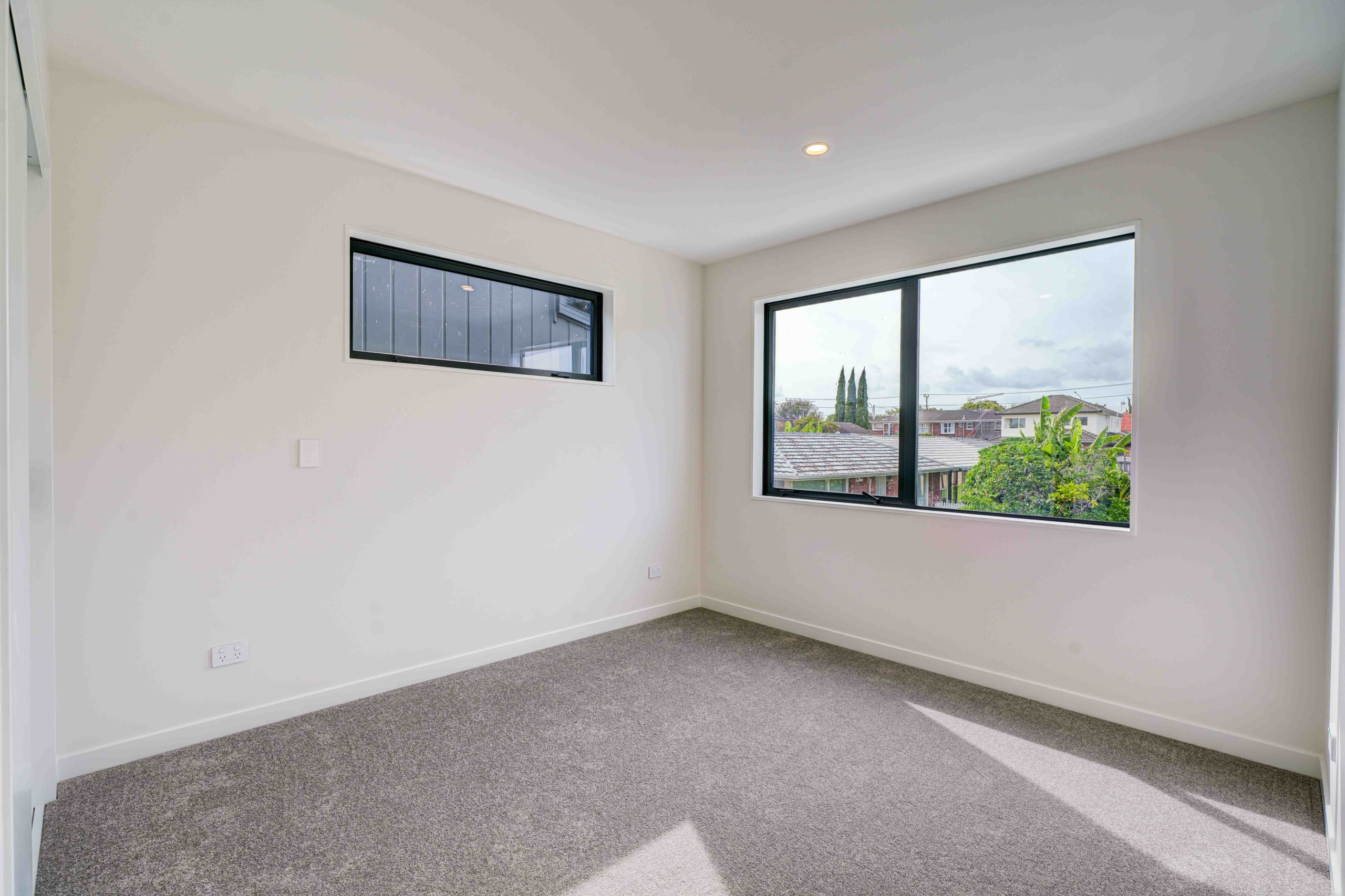 Milford Quality 4-Bedroom Townhouses Must Be Sold