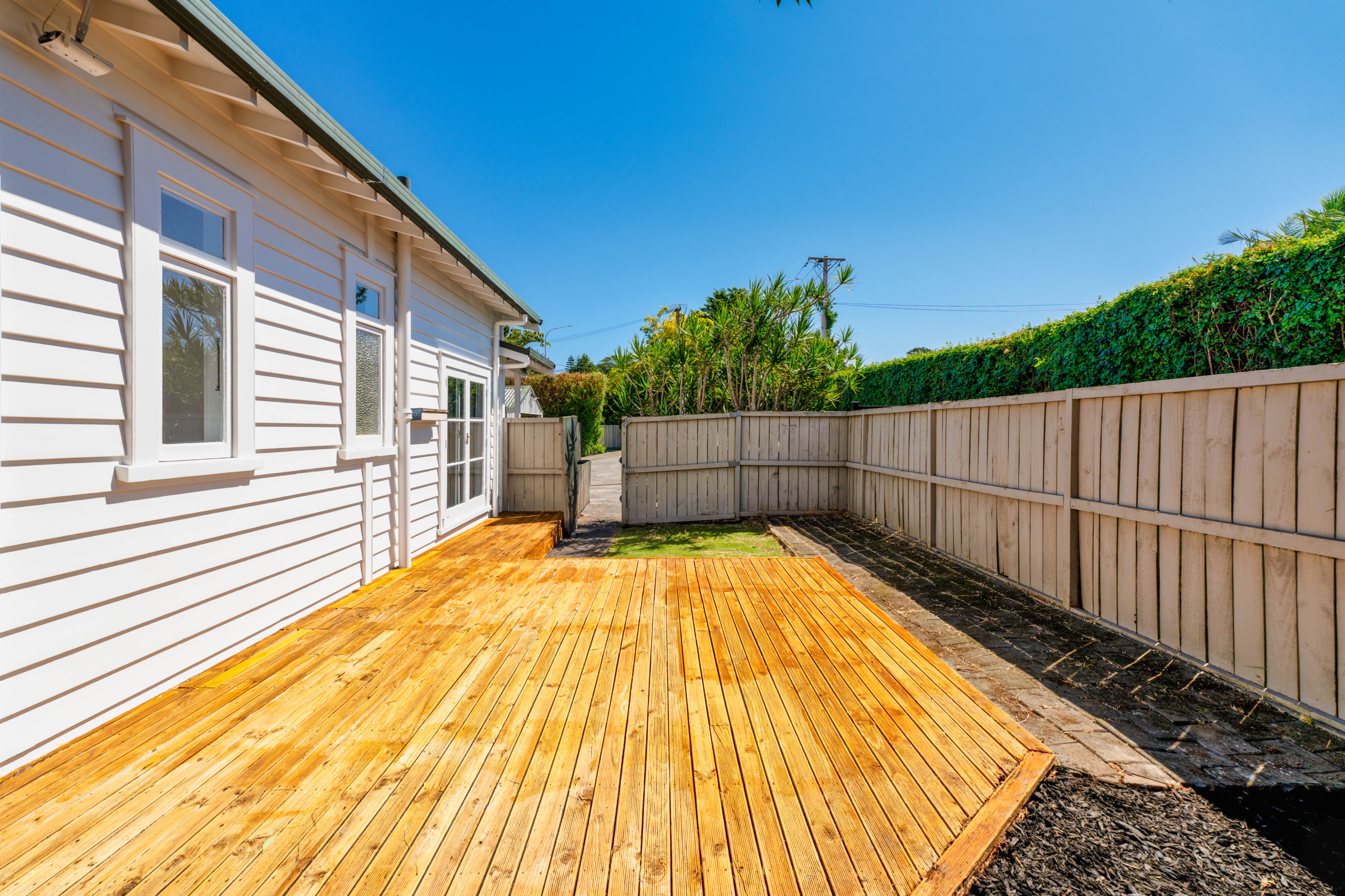 Mt Wellington Gem!  Move in ready!