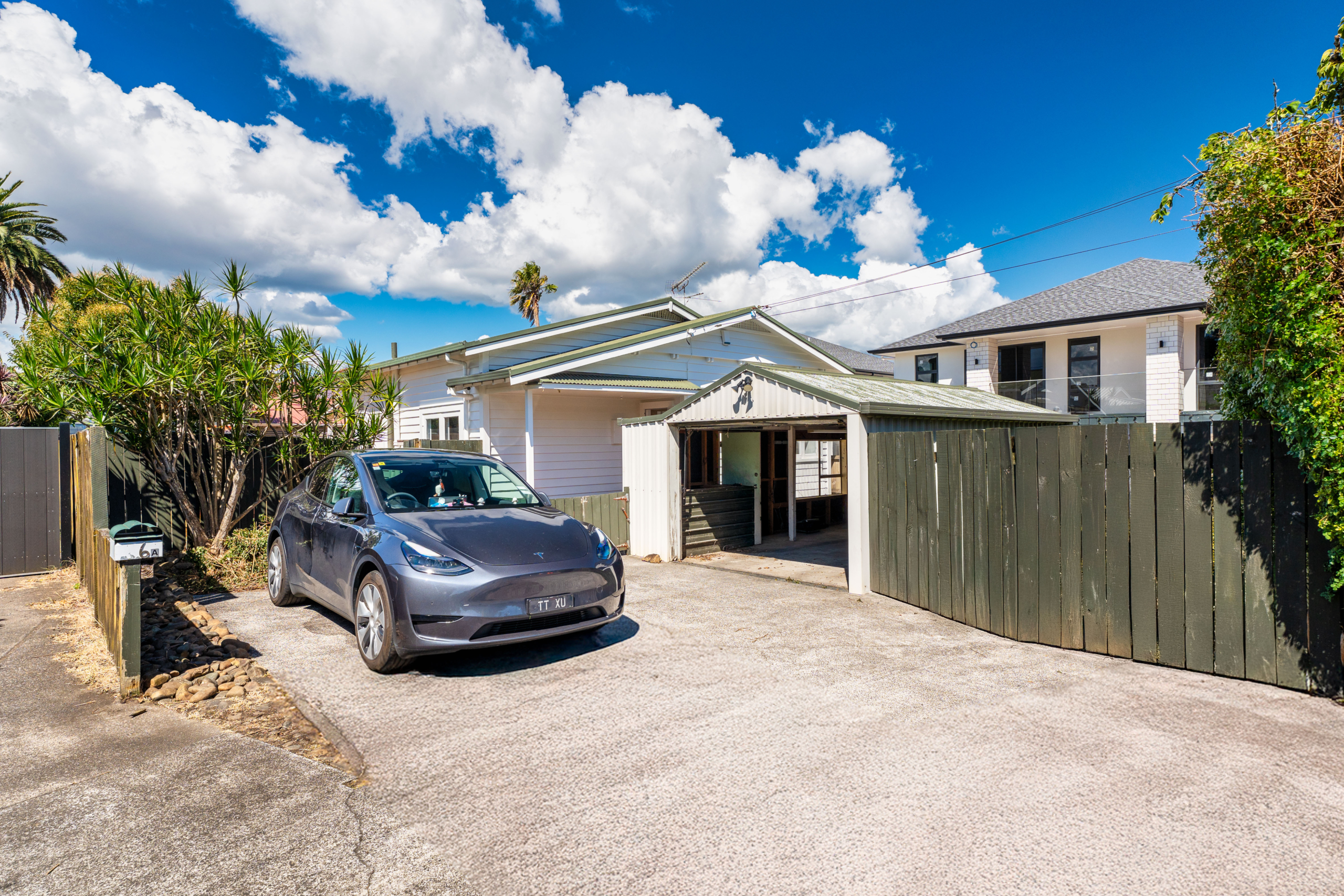 Mt Wellington Gem!  Move in ready!