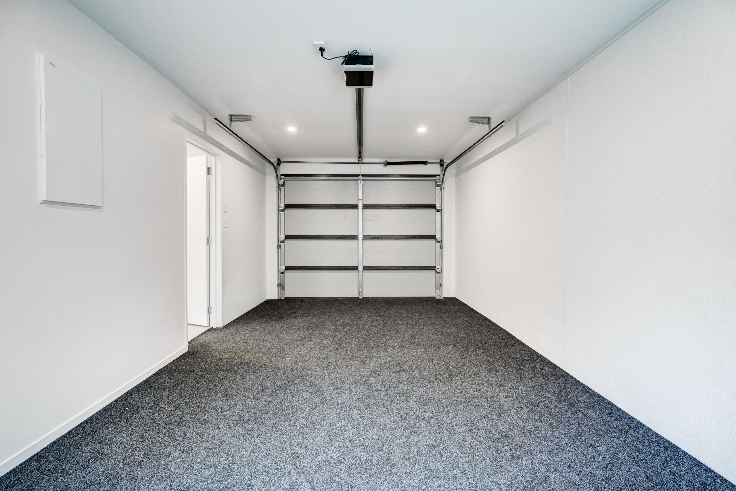 191671454__1773270144-22658-INTERIOR-3 Family Home with Garage