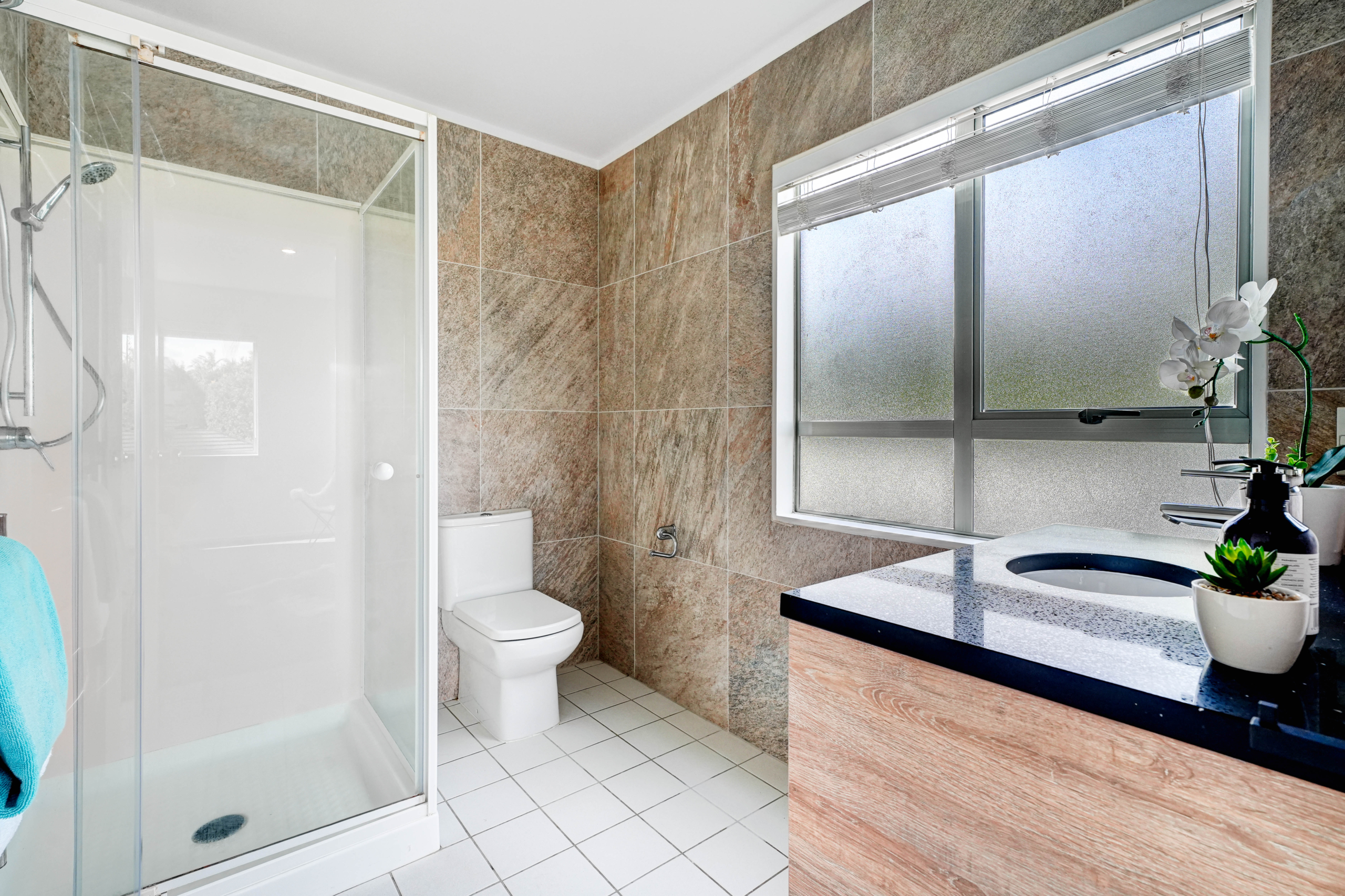 192839426__1773806168-71301-INTERIOR-20 HUGE PRICE SLASH, VENDOR WANTS IT SOLD!