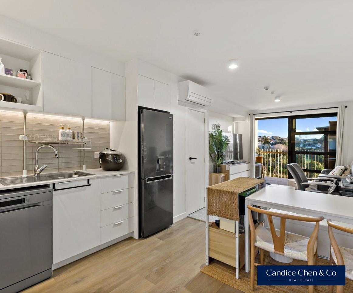 165927195__1778477891-165927195__1759281914-57942-OUTPUT-5 Top-Floor Living with Reserve Views -Mt Albert Gem