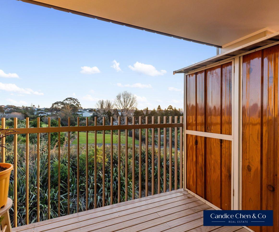 165927212__1778477891-165927212__1759281920-58043-OUTPUT-8 Top-Floor Living with Reserve Views -Mt Albert Gem