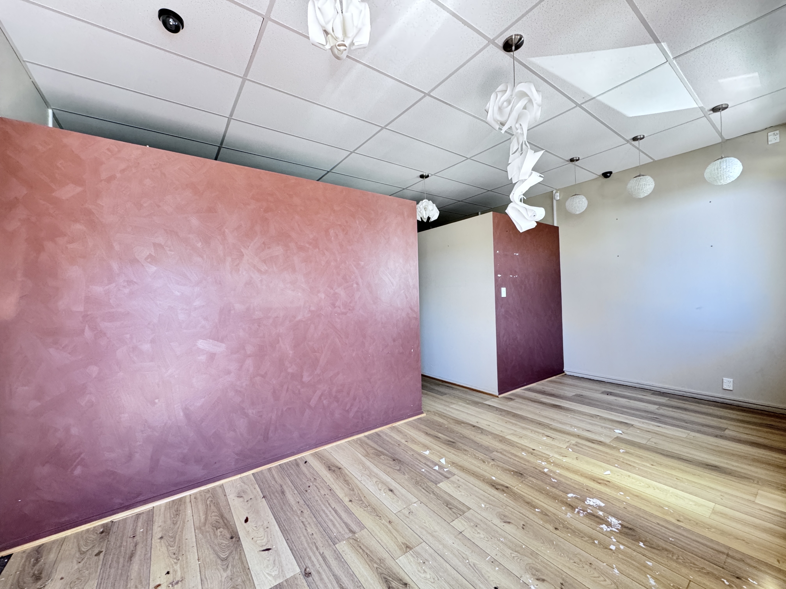 1779853034-2-IMG5249 High-Exposure Office/Showroom on Khyber Pass Road
