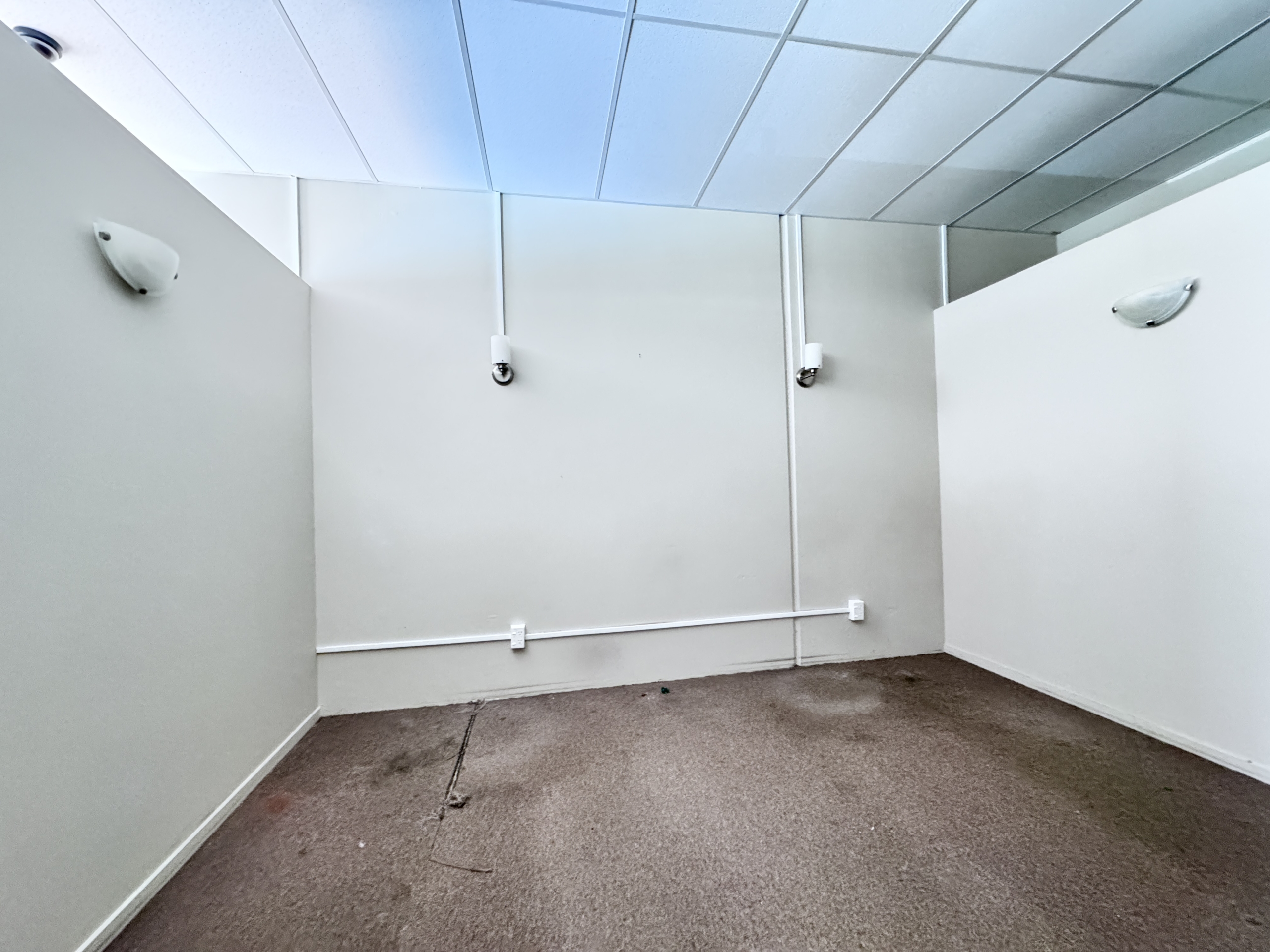 1779853034-4-IMG5251 High-Exposure Office/Showroom on Khyber Pass Road