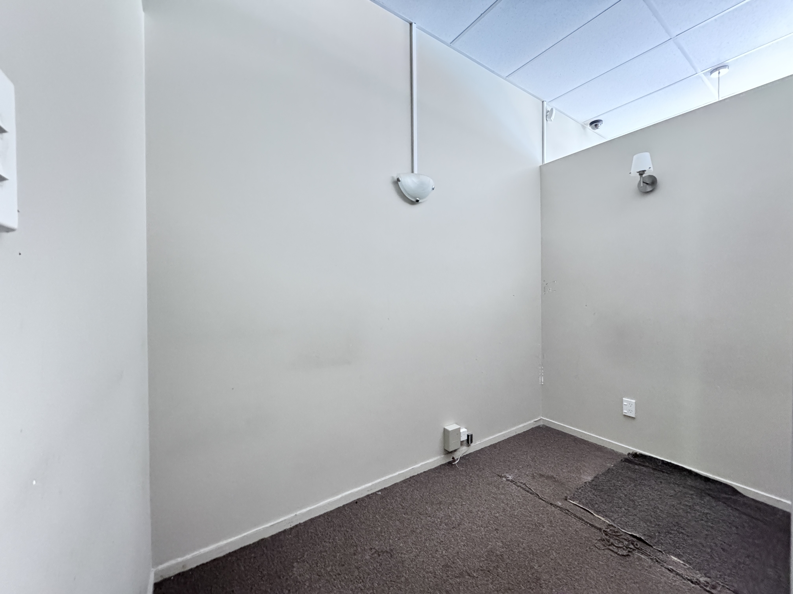 1779853034-5-IMG5252 High-Exposure Office/Showroom on Khyber Pass Road