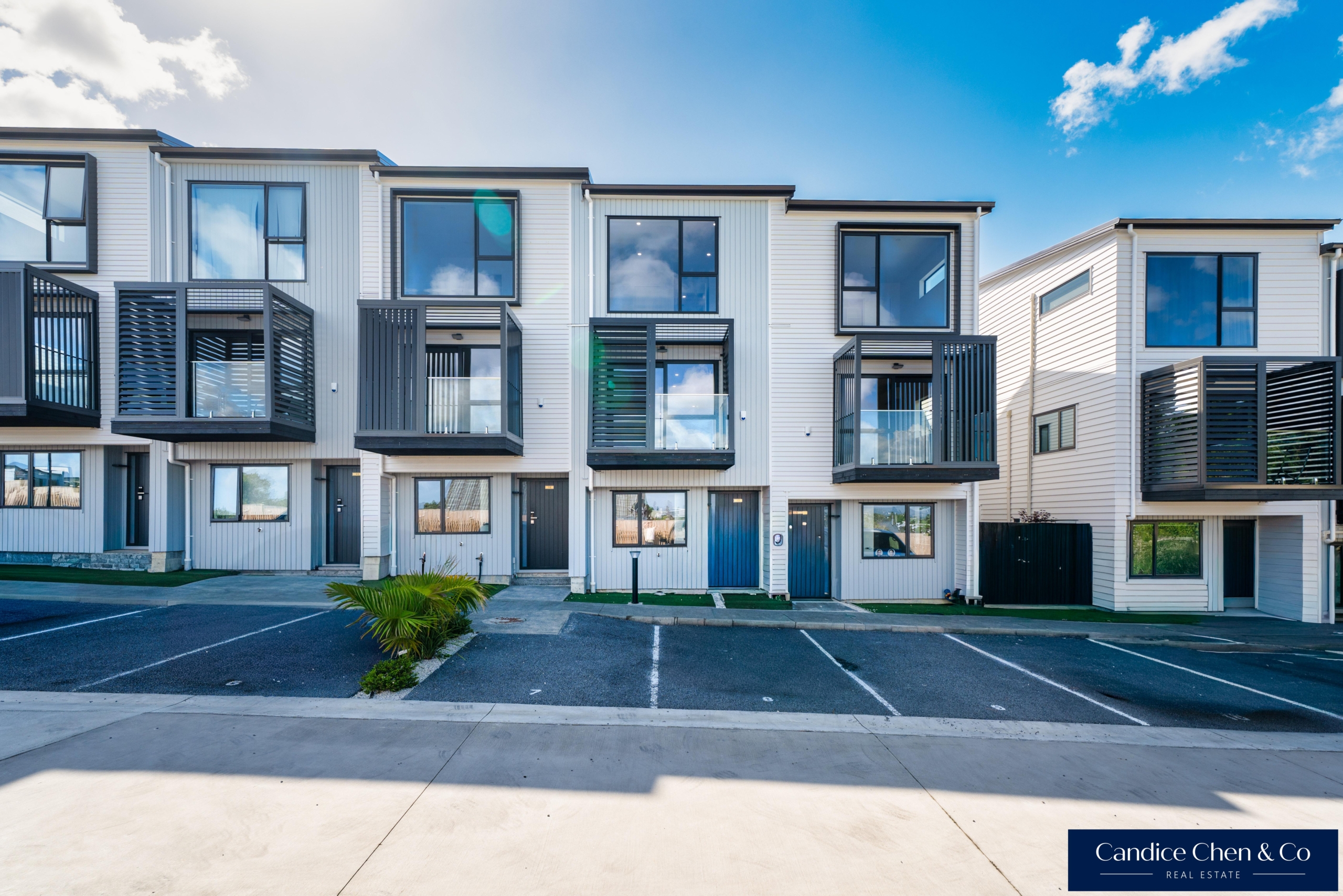 187903806__1777852584-1771467389-2-EXTERIOR-6 Water Views,Open Space,Walk to Parks