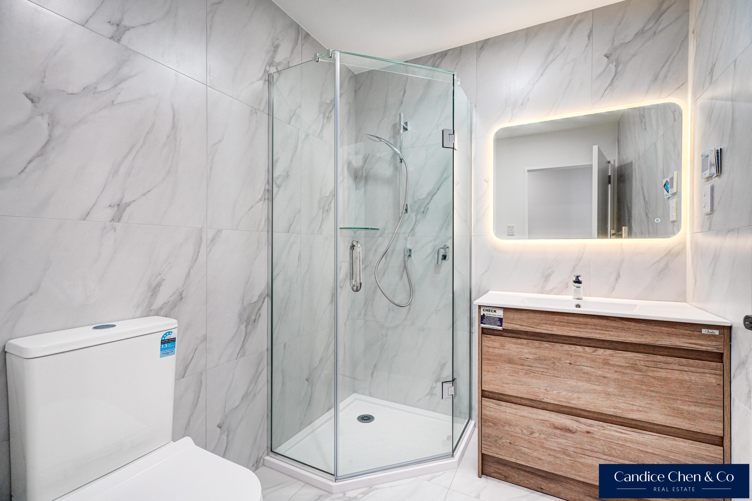 The Ultimate Modern Luxury and Central Convenience