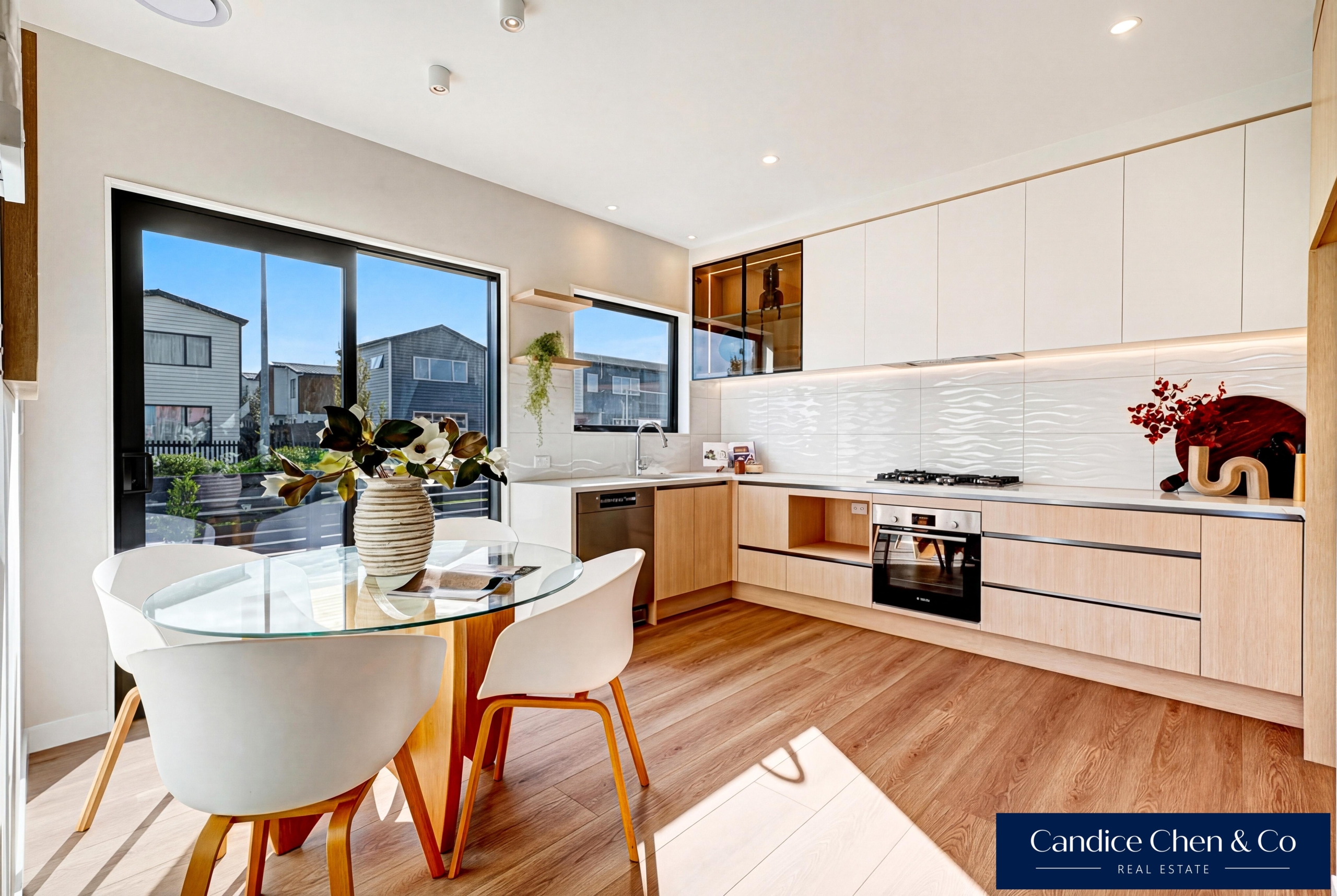 194992192__1778629019-194992192__1775008007-62646-INTERIOR-6 Your Coastal Sanctuary Awaits