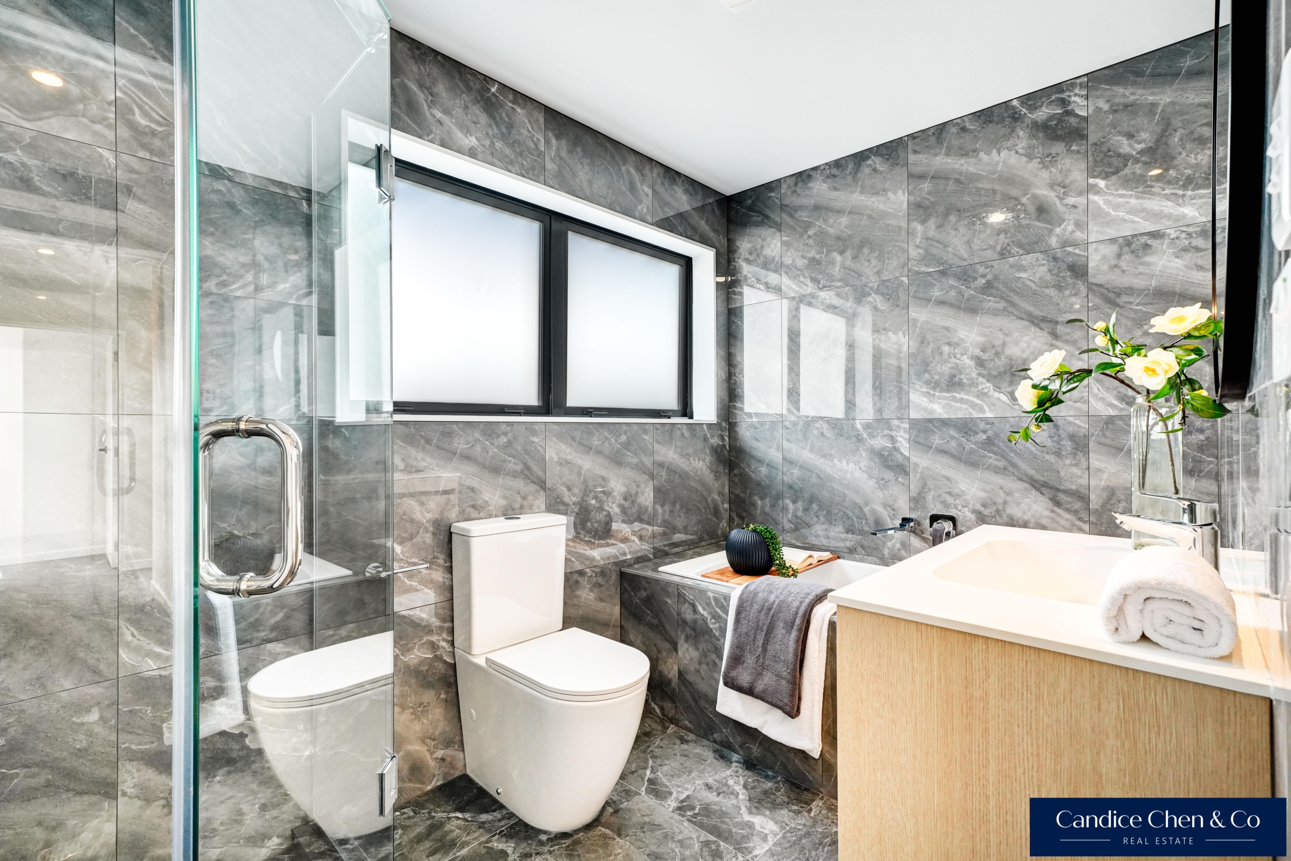 194992244__1778629020-194992244__1775008017-62690-INTERIOR-20 Your Coastal Sanctuary Awaits