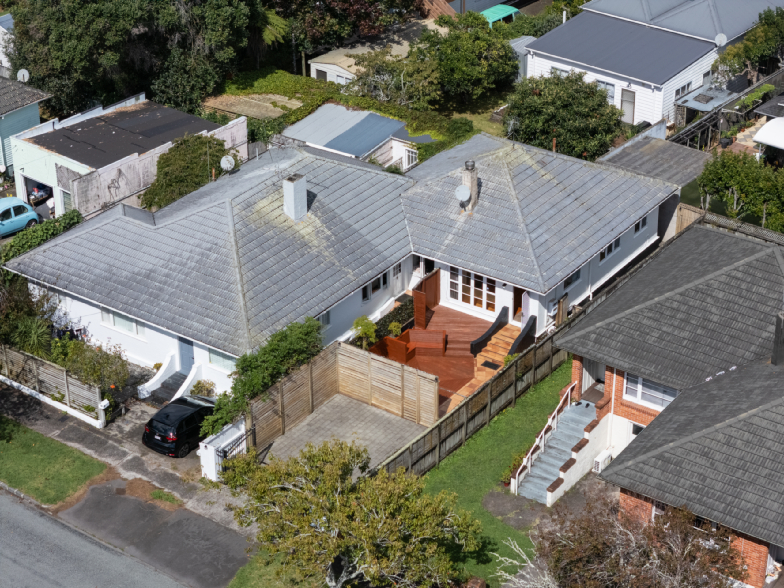 196088933__1775711526-80251-DRONE-3 DGZ Epsom: Sunny Garden, City Convenience