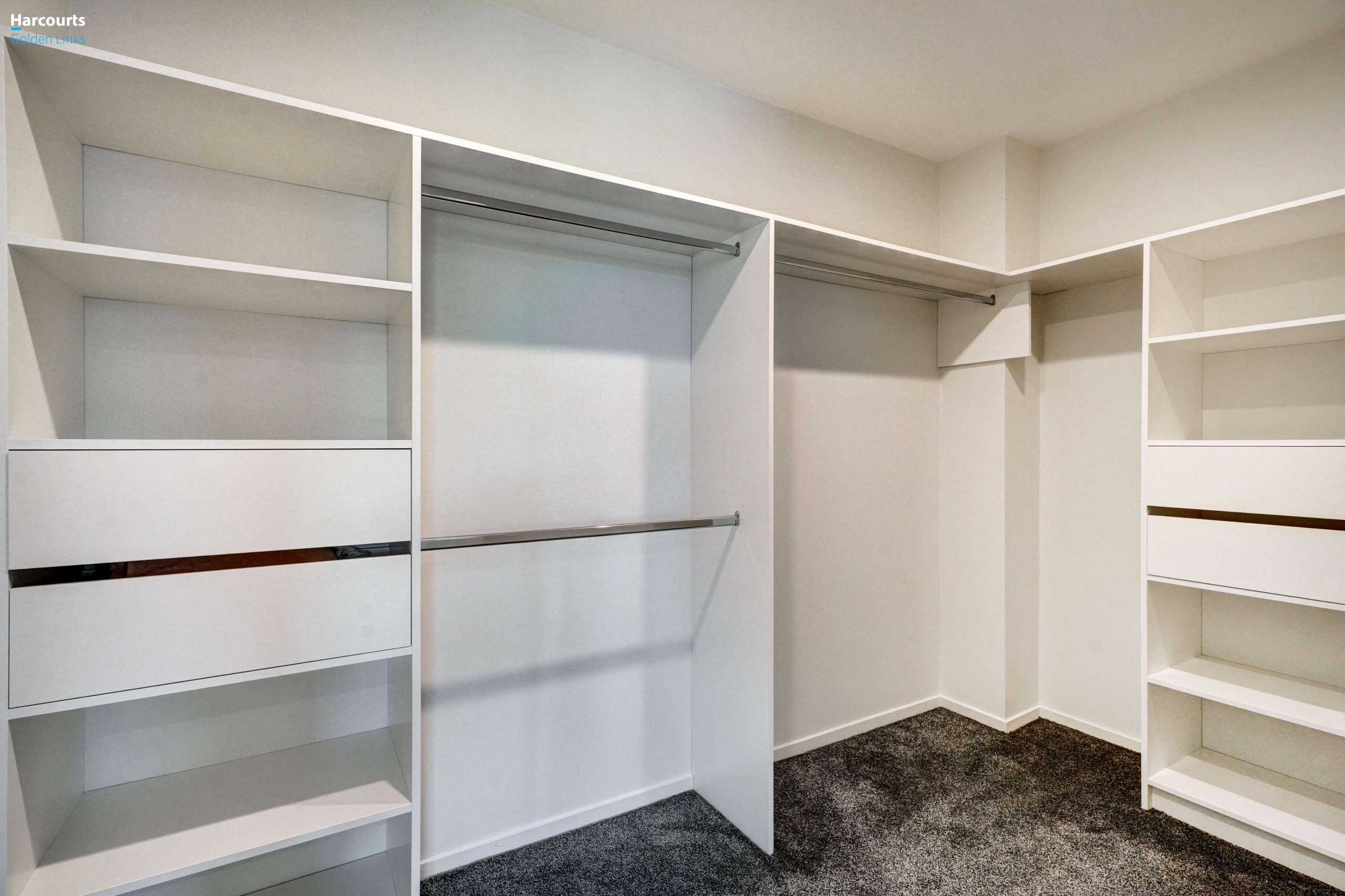 197220513__1778621055-197220513__1776393415-54438-INTERIOR-17 Style, Space & Ultimate Convenience