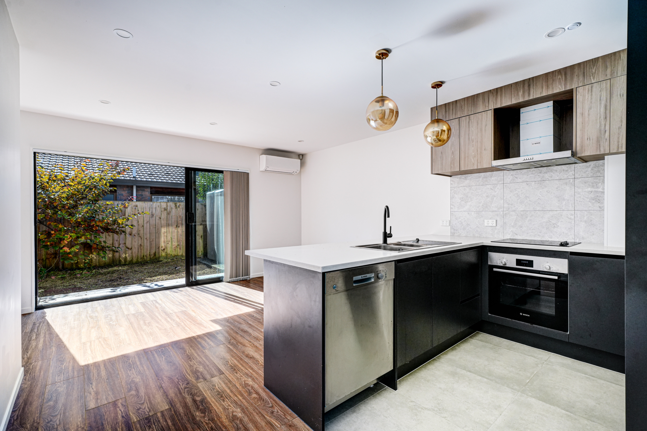 198294676__1776998377-54183-INTERIOR-2 Buyers Over $700k Must Inspect