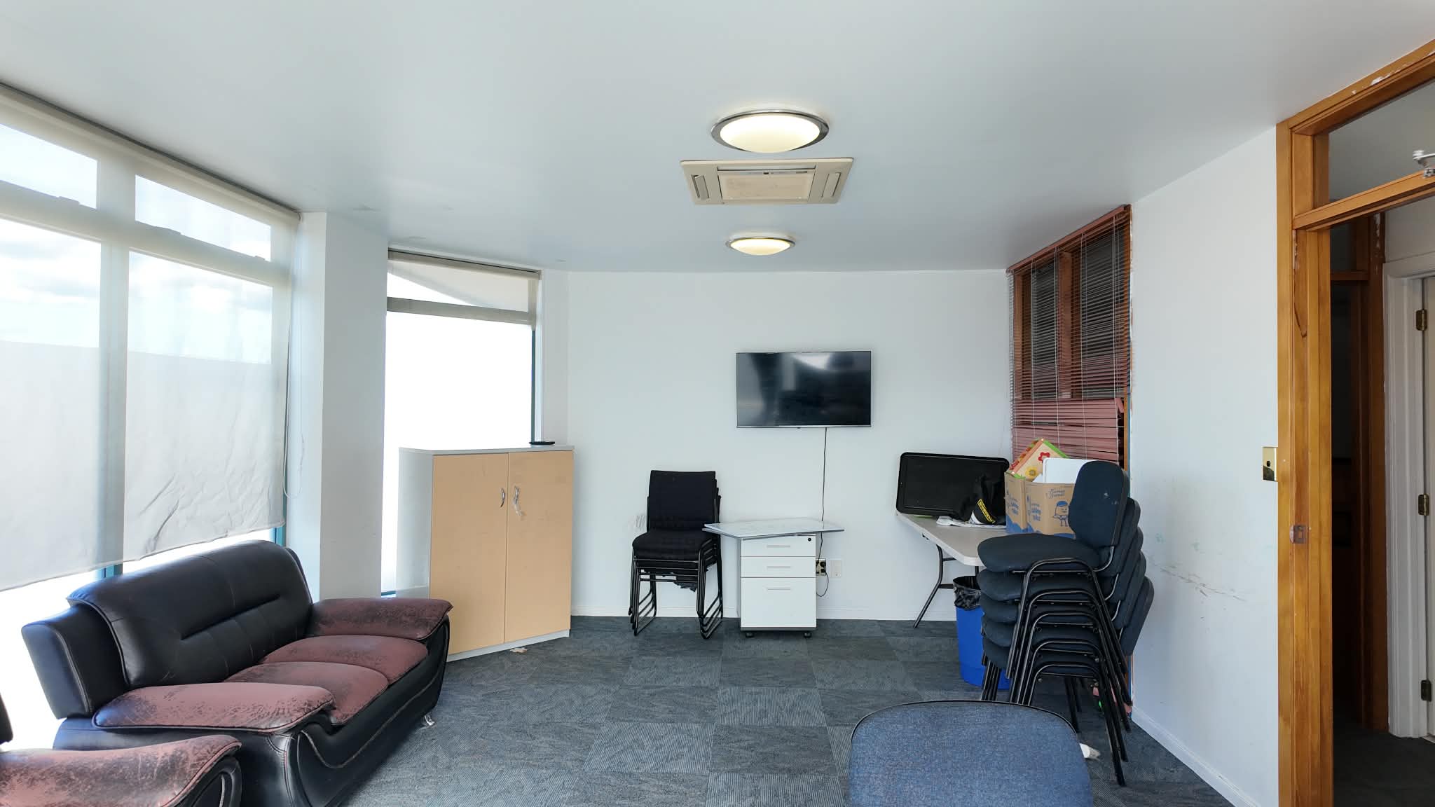 198521470__1777331883-23528-9 Spacious Lot in Prime Manukau Location