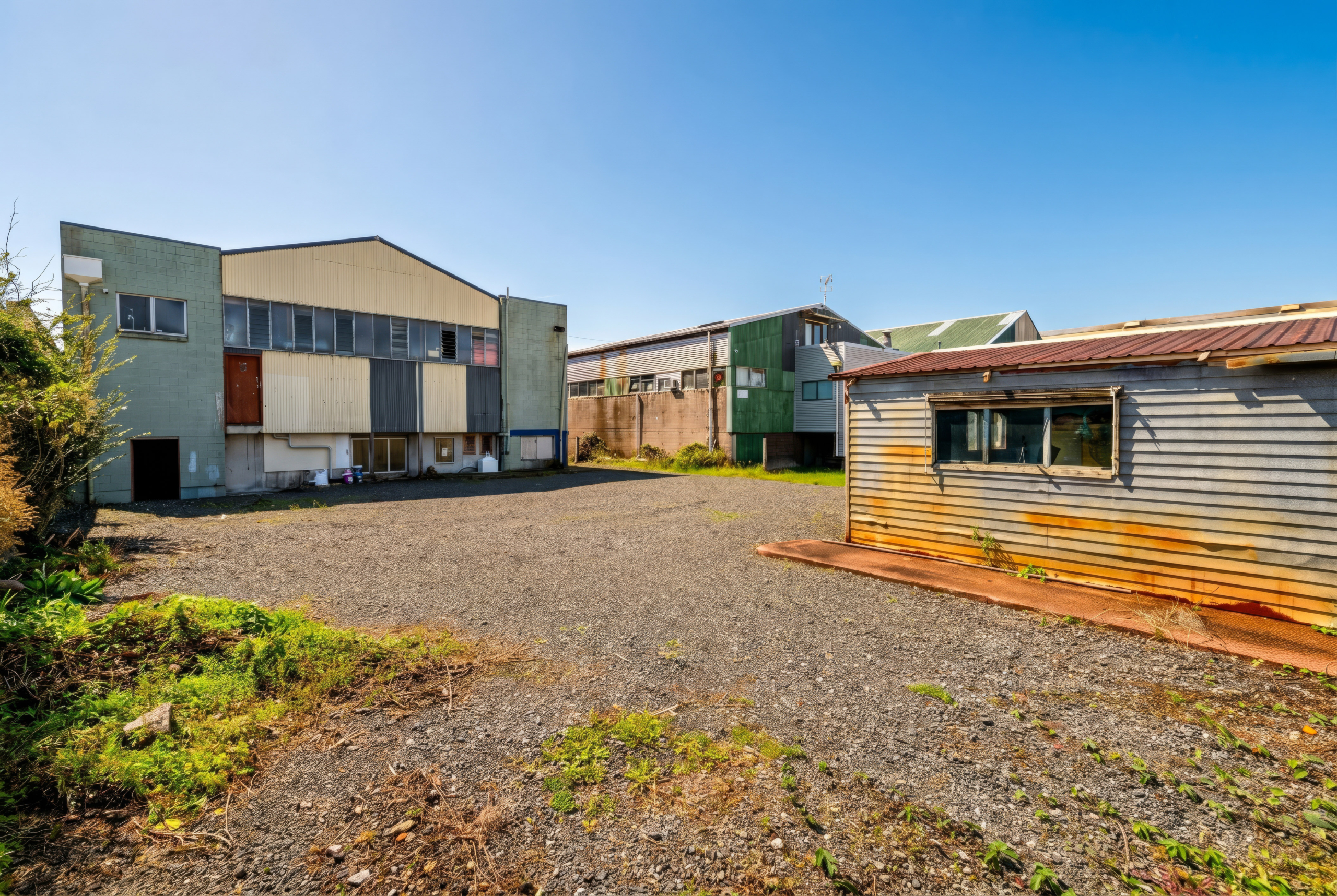 199587045__1777855322-122998-EXTERIOR-3 Yard + Office/Warehouse