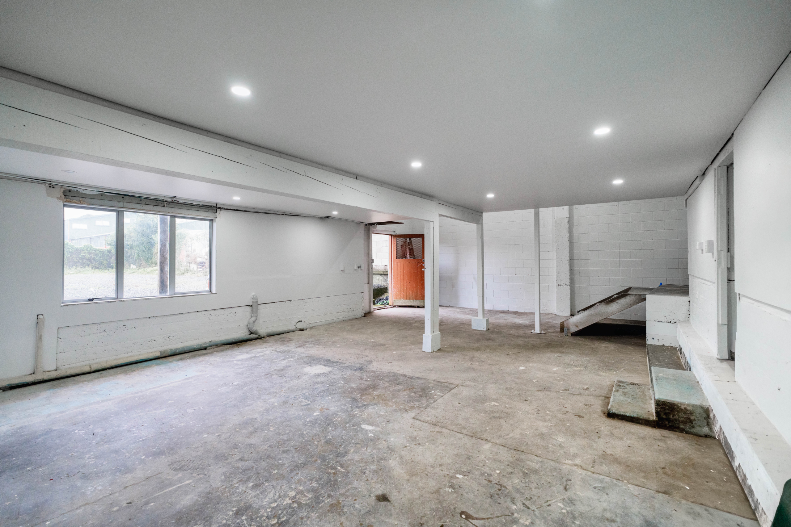 199587092__1777855338-35741-INTERIOR-6 Yard + Office/Warehouse