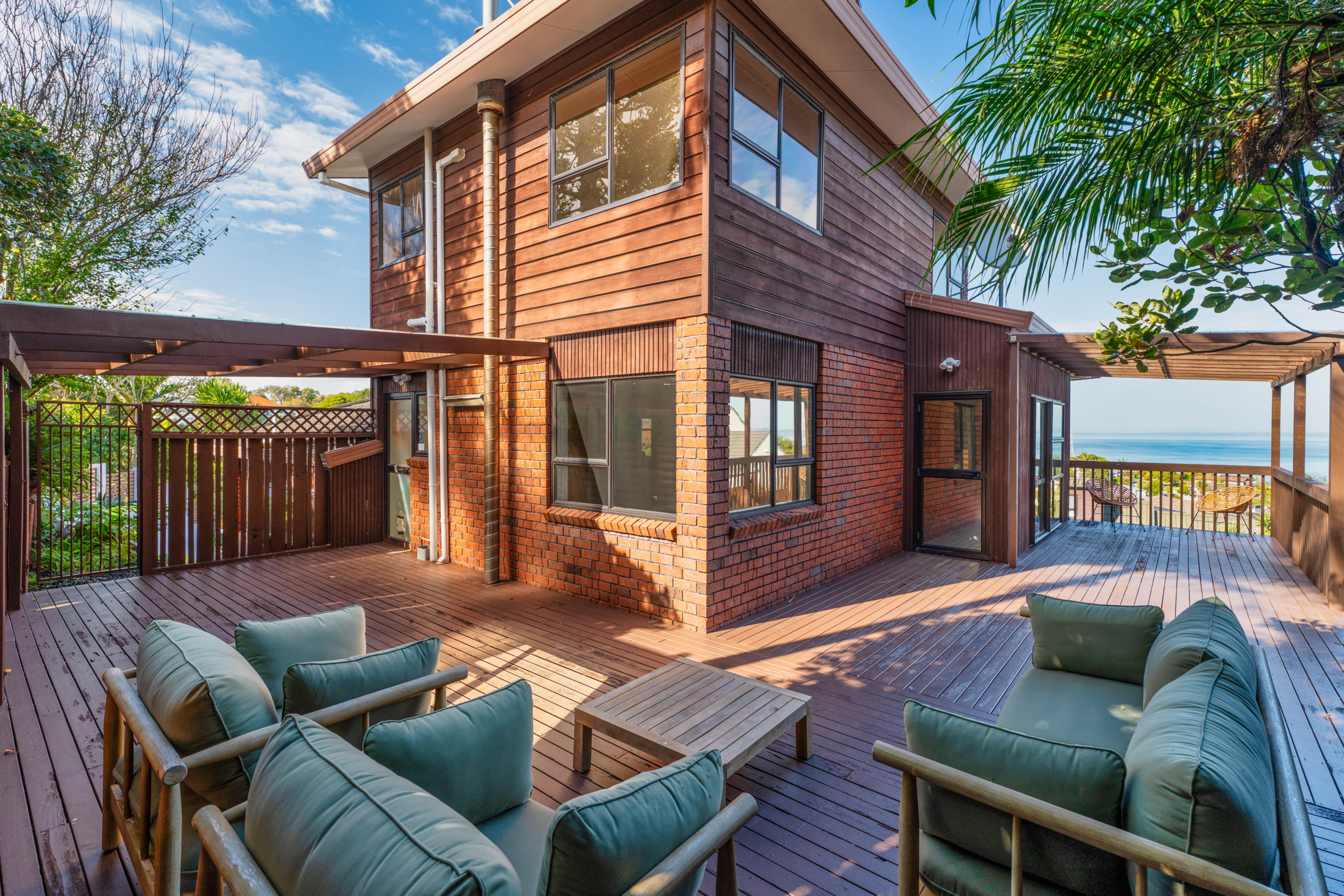 200234175__1778045079-98305-EXTERIOR-7 Luxury Living with Unforgettable Views