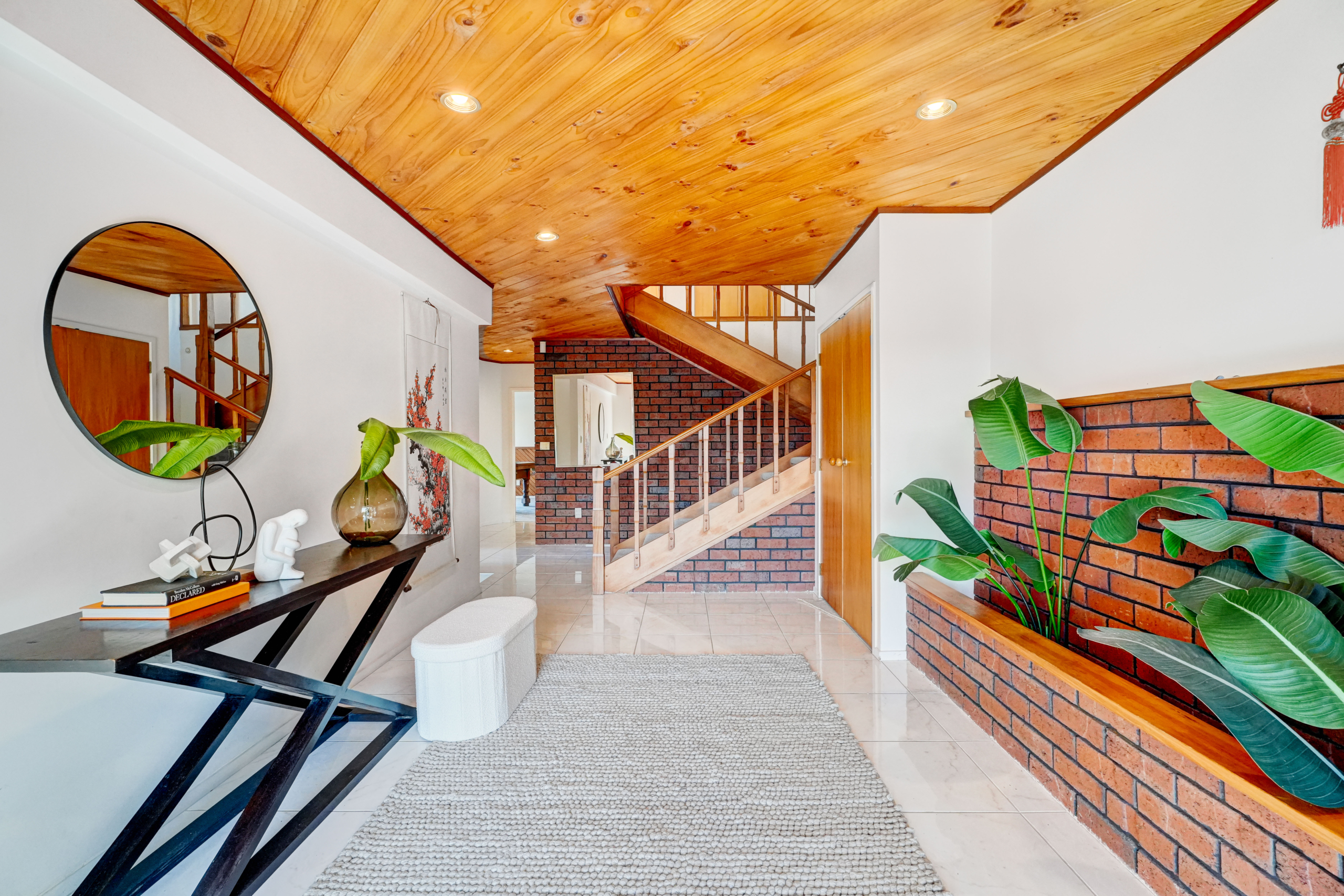 200234202__1778045089-98105-INTERIOR-1 Luxury Living with Unforgettable Views