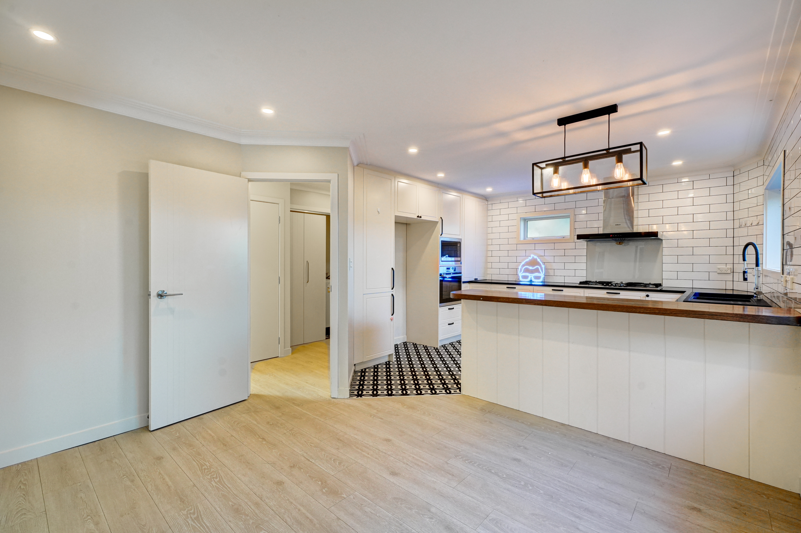201464933__1778733174-73042-INTERIOR-6 Charming Cedar Home in Ideal Location