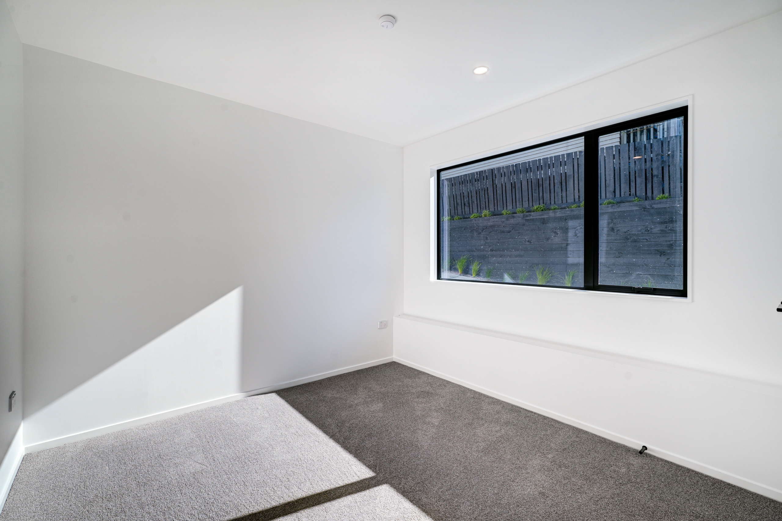 202342148__1779314861-13793-LOT2-INTERIOR-1 The one that doesn’t feel like the others