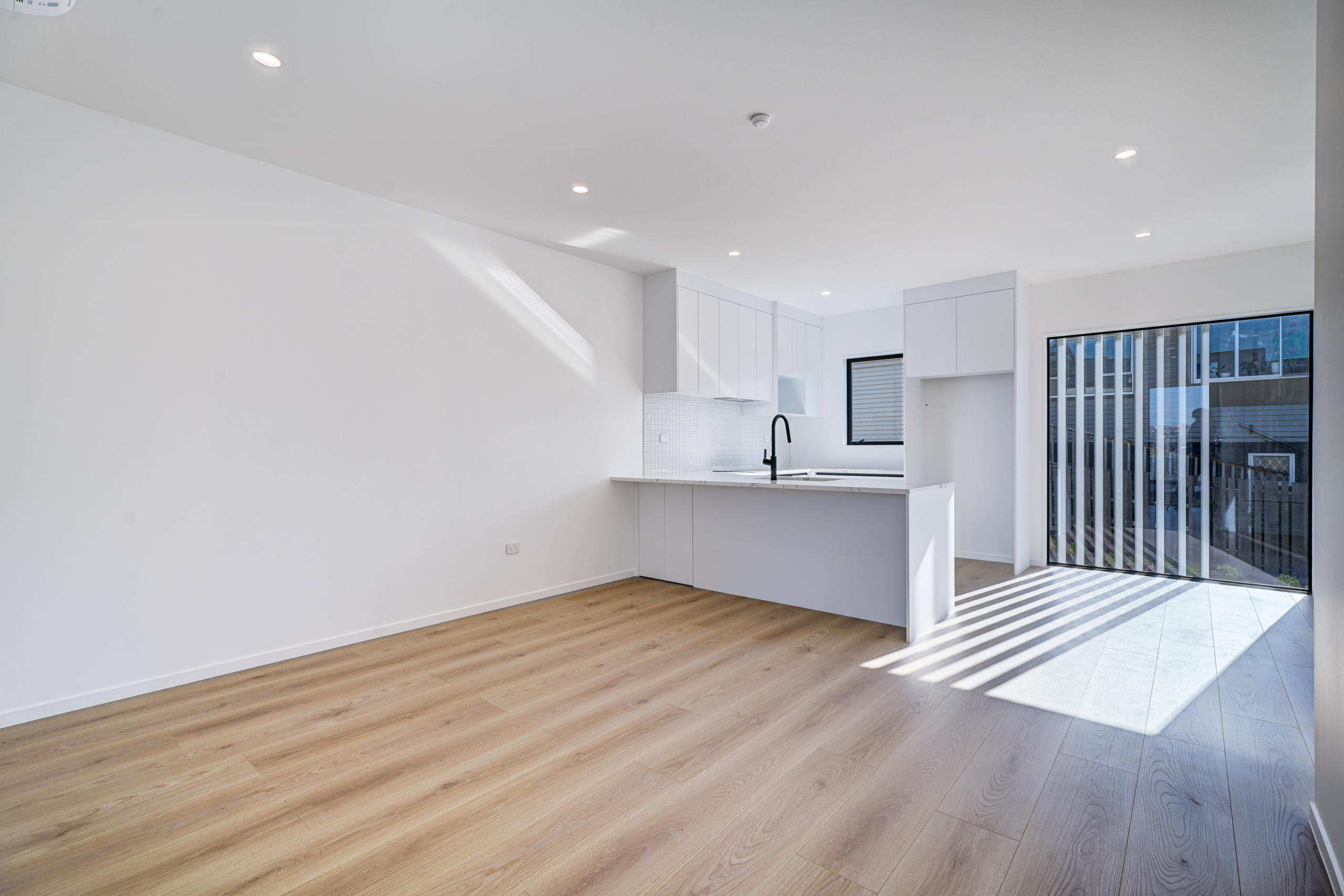 202342210__1779314872-25966-LOT2-INTERIOR-7 The one that doesn’t feel like the others