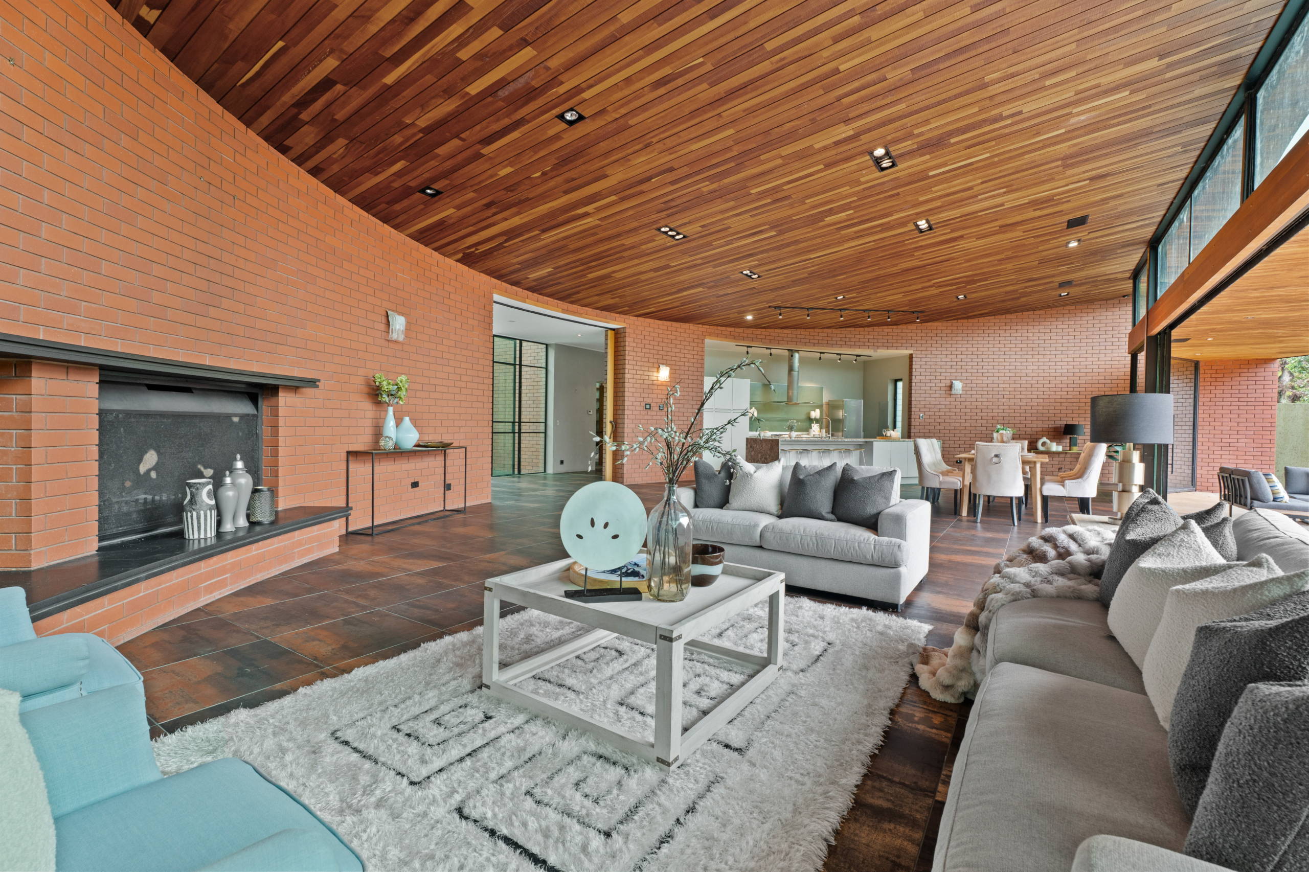 202563911__1779407527-28259-a32 A Landmark to Anchor Your Present and Define Your Legacy