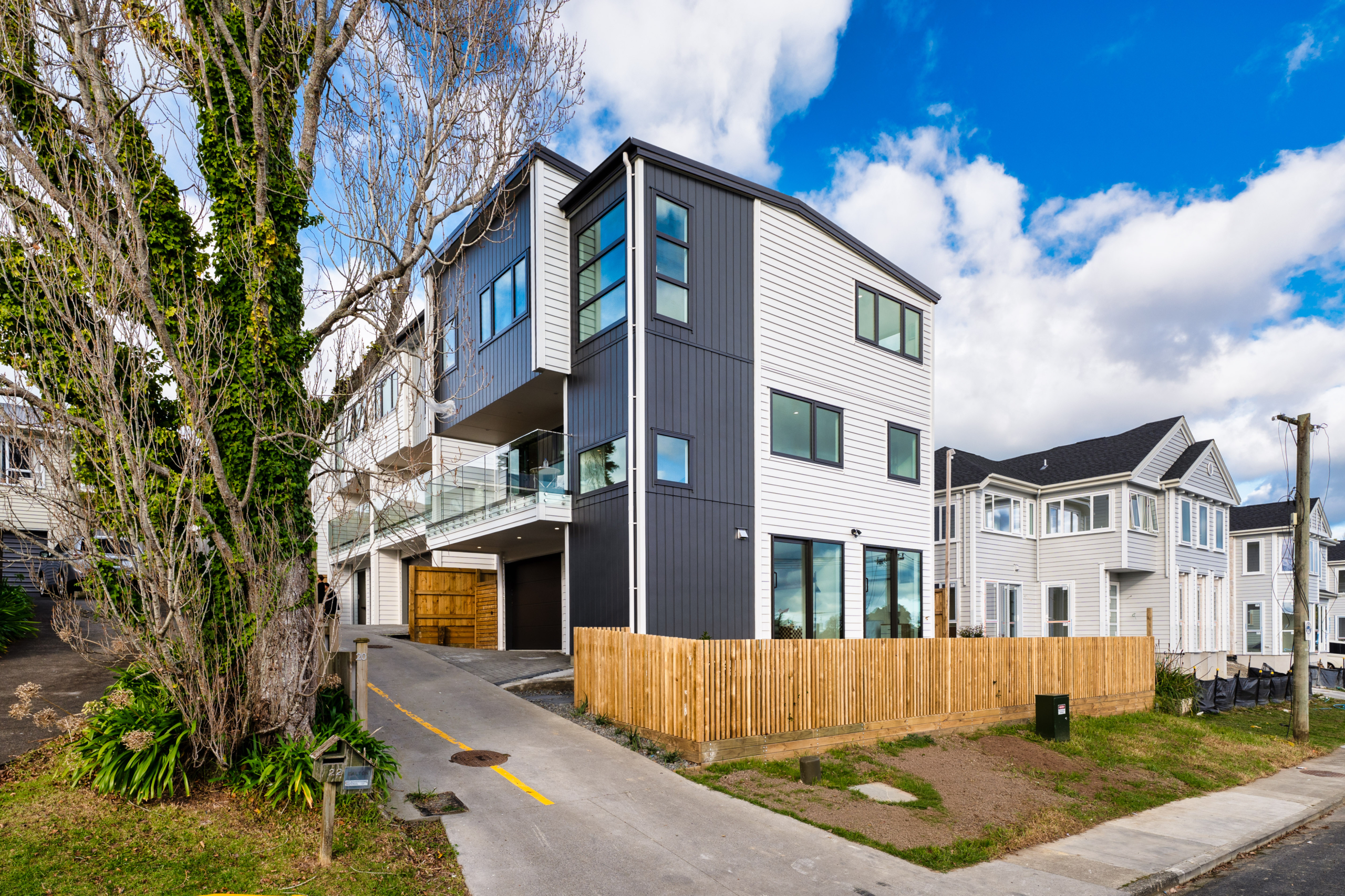 203530345__1779940546-83362-EXTERIOR-3 Dual Living in Double Westlake Zone