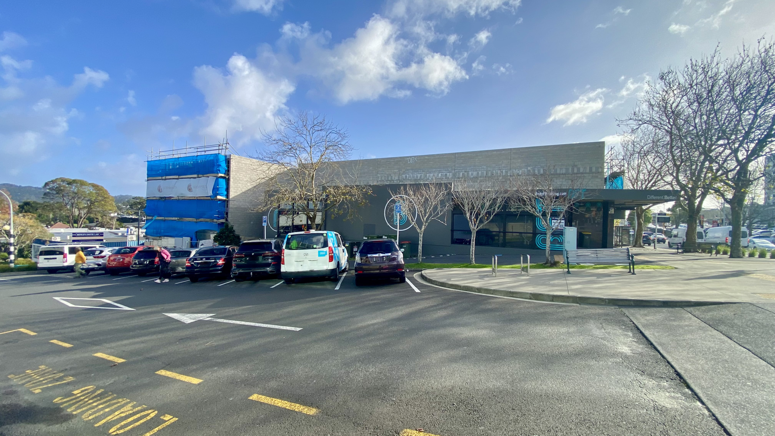 High-Exposure Glen Eden Commercial Space