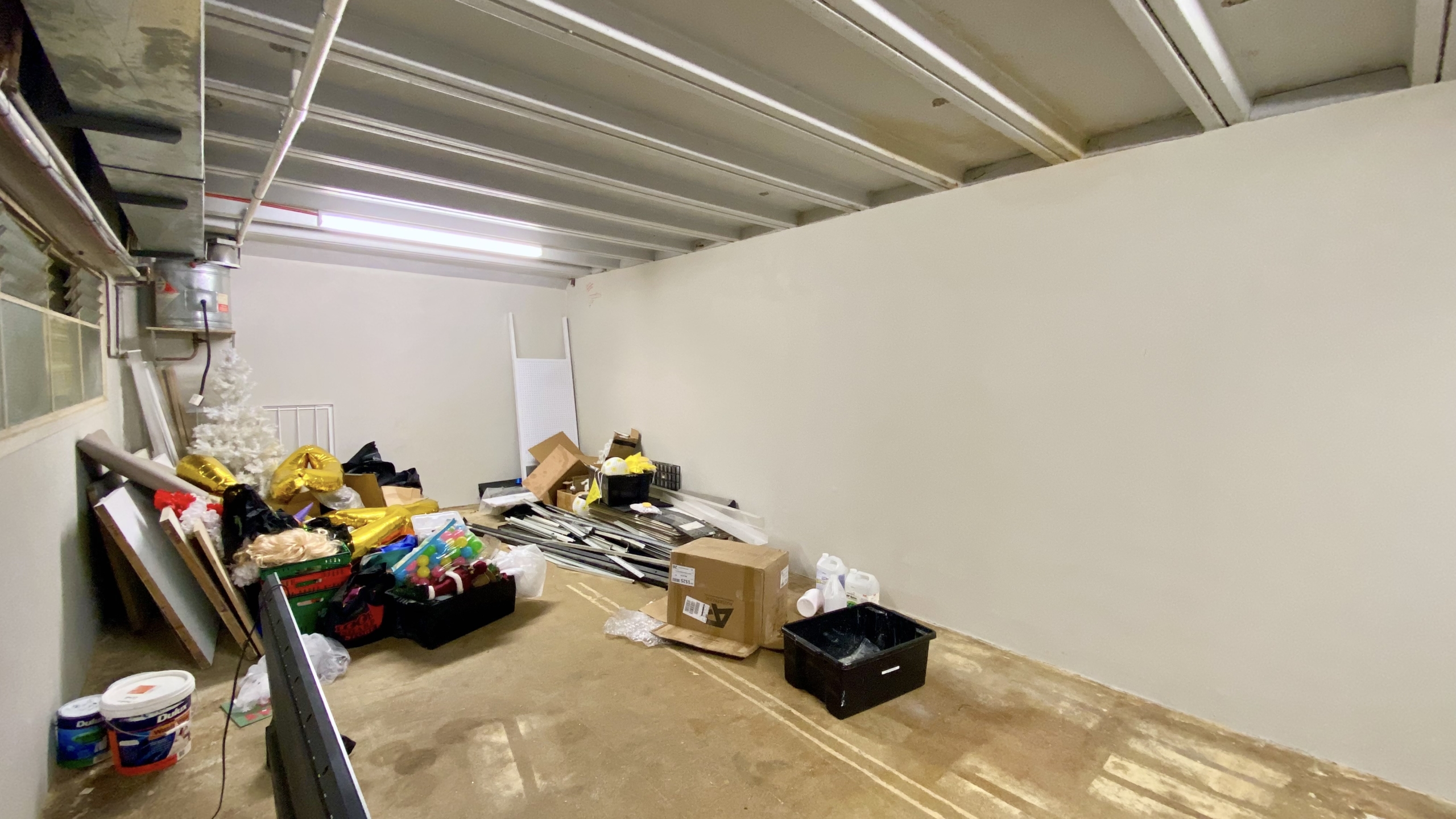 High-Exposure Glen Eden Commercial Space
