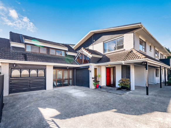 Brick & Tile. Big House. Big Land. Big Potential.