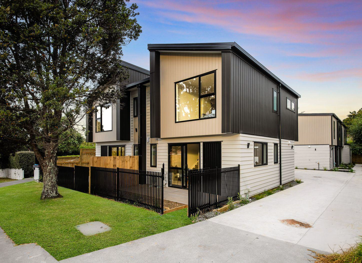 207394284__1782442452-65543-FINAL-1 Top Schools. Unbeatable Area. Exceptional Value.