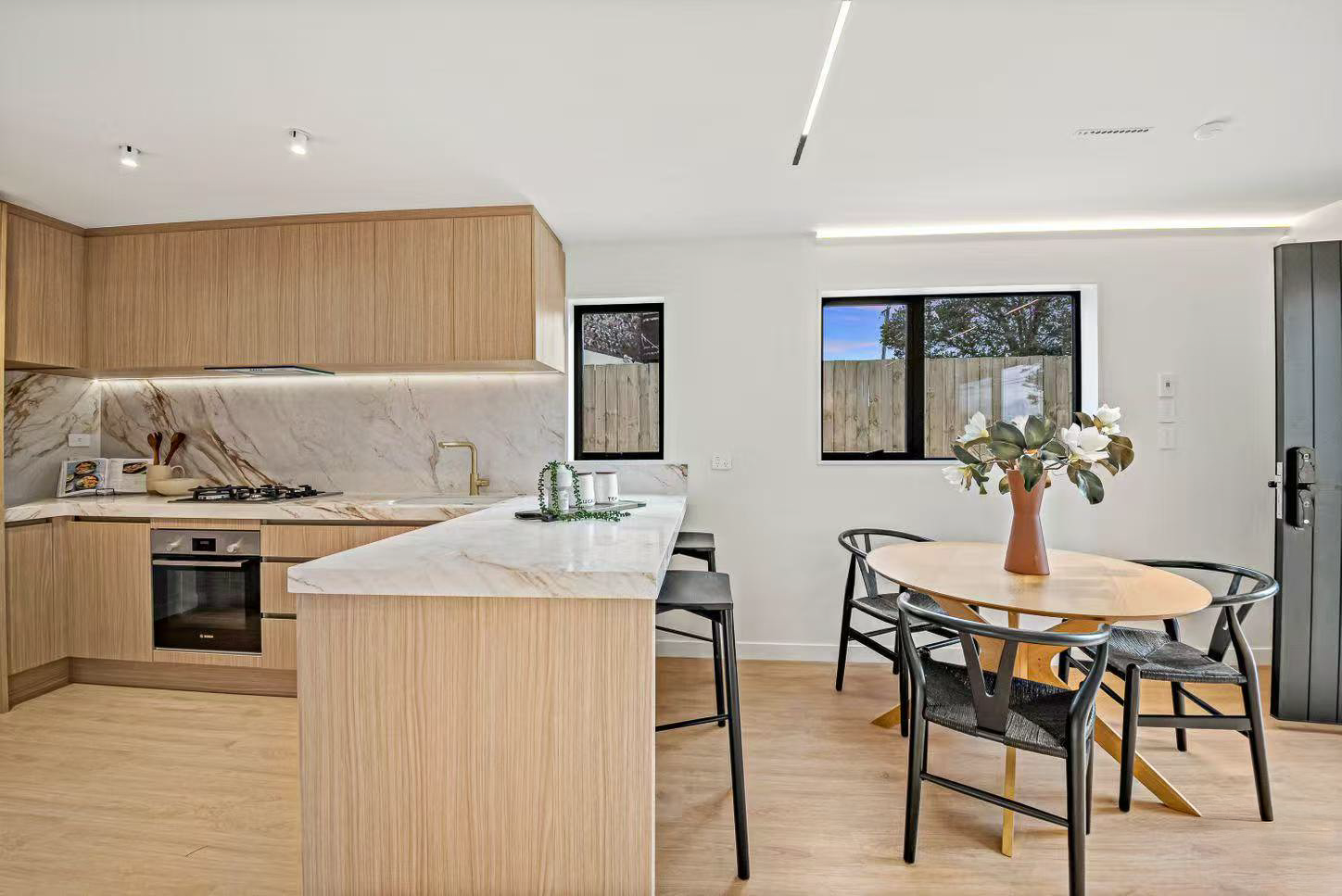 207394305__1782442464-65388-FINAL-6 Top Schools. Unbeatable Area. Exceptional Value.