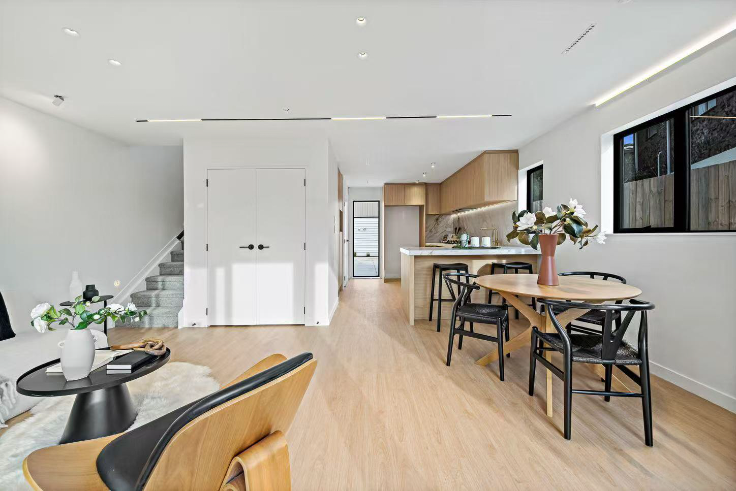 207394307__1782442467-54111-FINAL-7 Top Schools. Unbeatable Area. Exceptional Value.