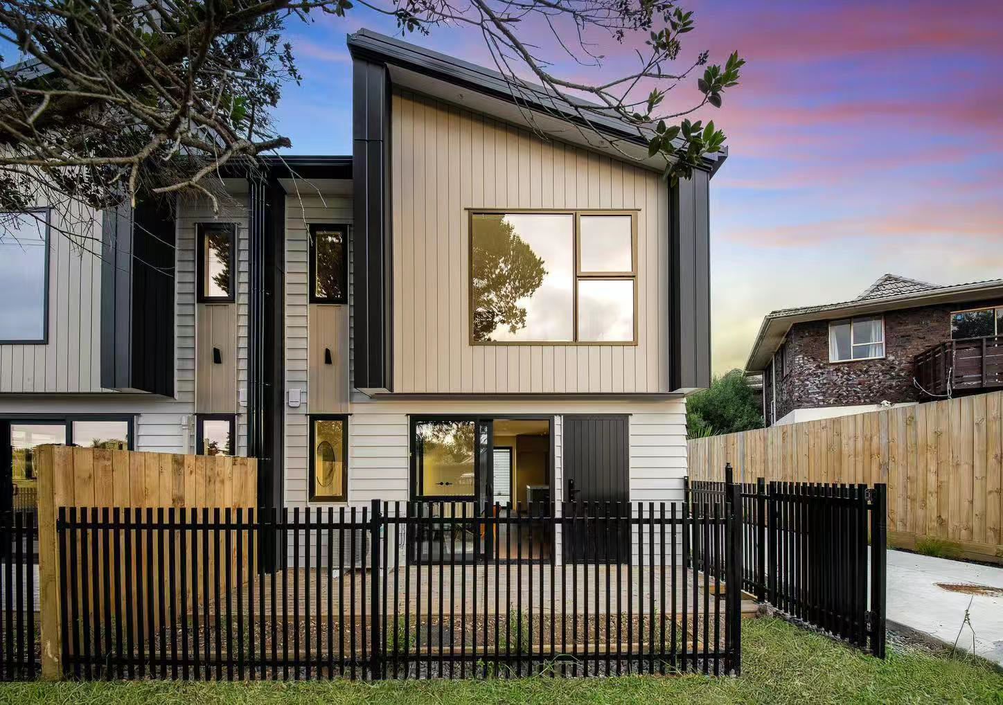 207394318__1782442480-65515-FINAL-13 Top Schools. Unbeatable Area. Exceptional Value.