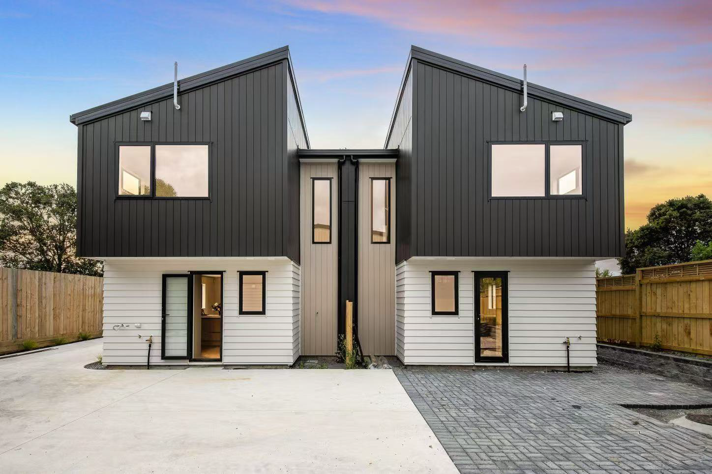 207394320__1782442483-65619-FINAL-14 Top Schools. Unbeatable Area. Exceptional Value.