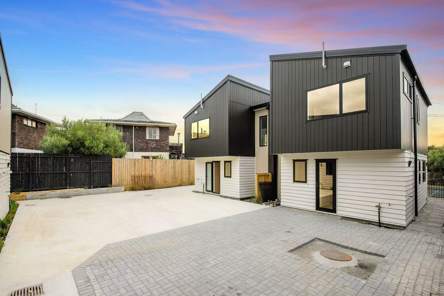 207394339__1782442485-65481-FINAL-15 Top Schools. Unbeatable Area. Exceptional Value.