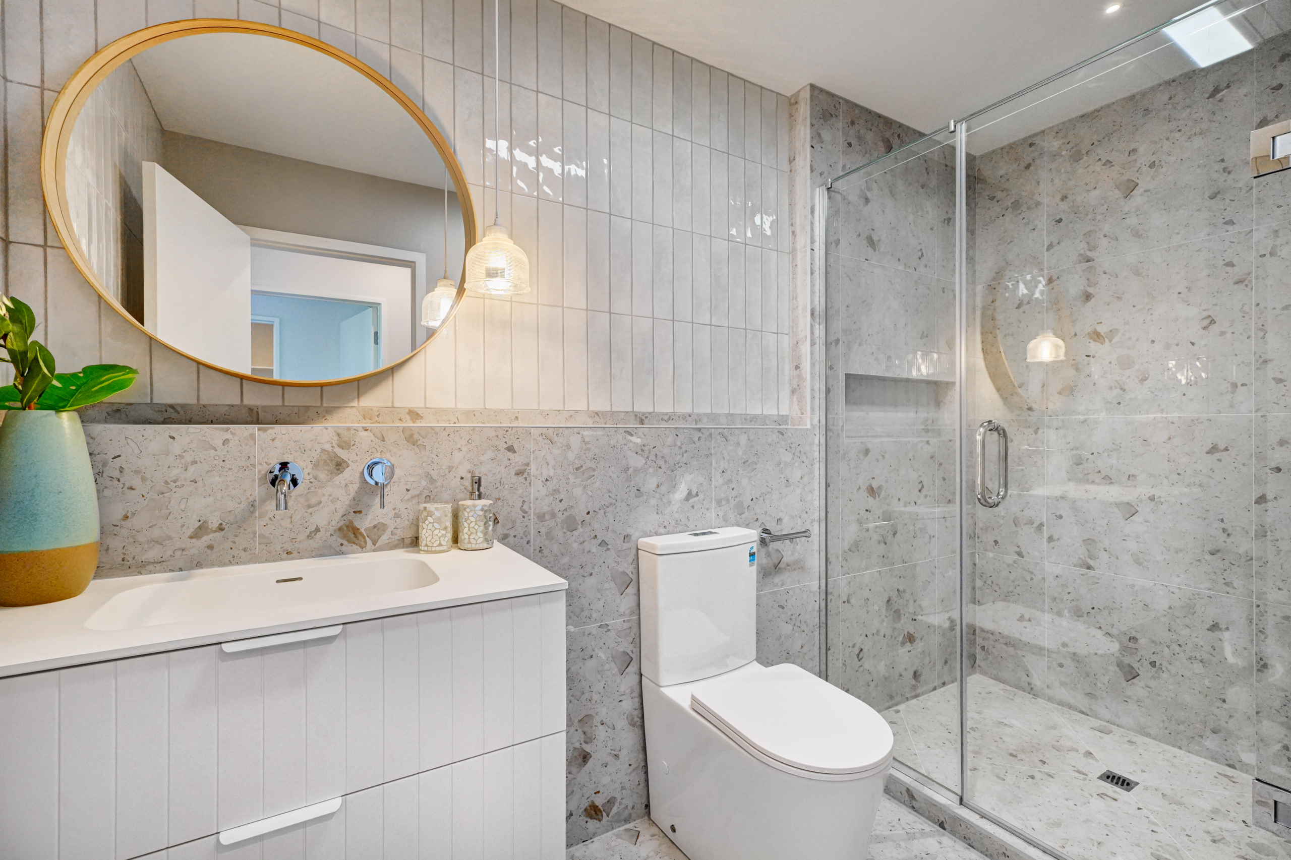 1791164114-17-INTERIOR-13 Where Coastal Breezes Meet Contemporary Elegance