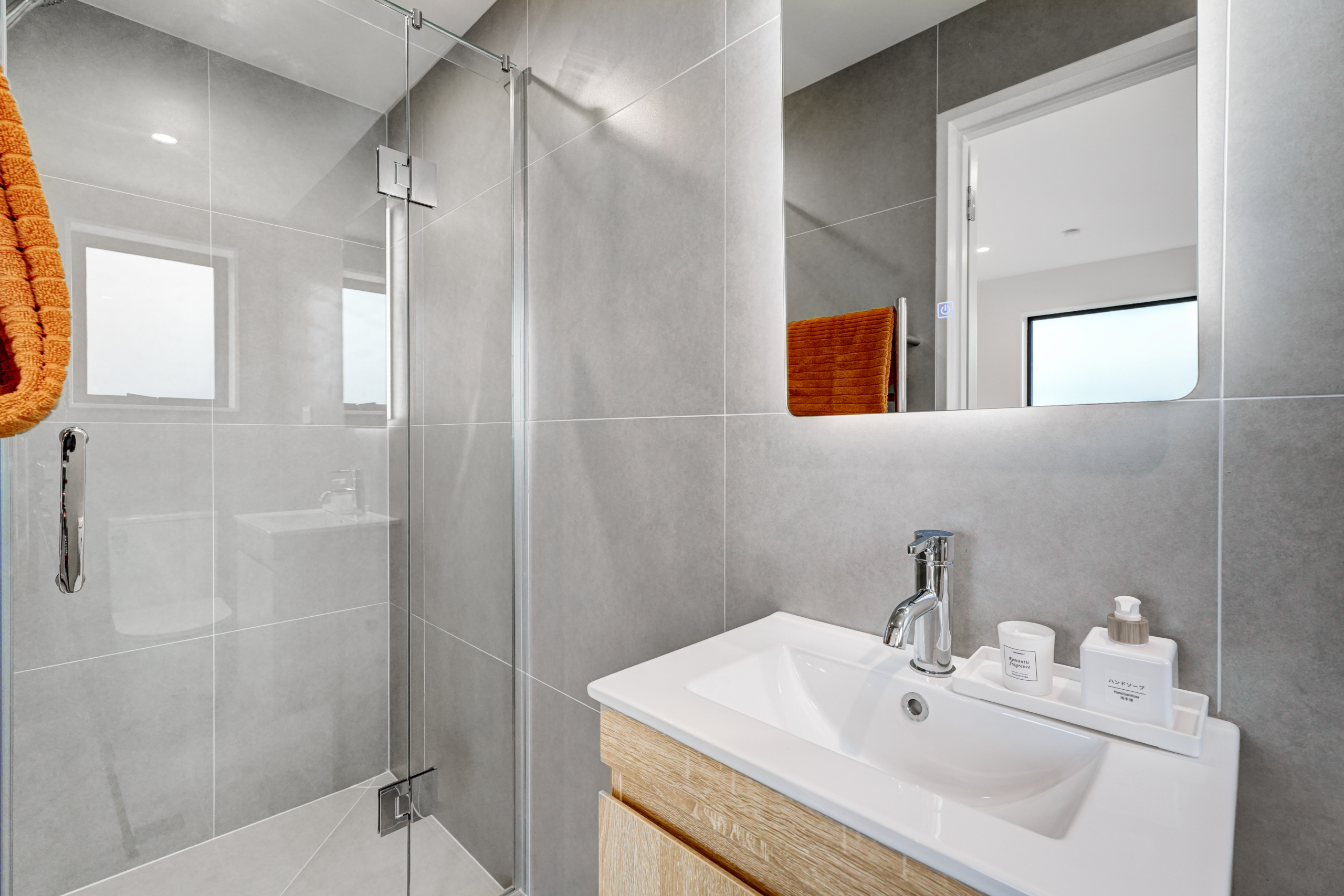 207884102__1782869735-58168-INTERIOR-5 Sunny, Spacious & Corner Hom