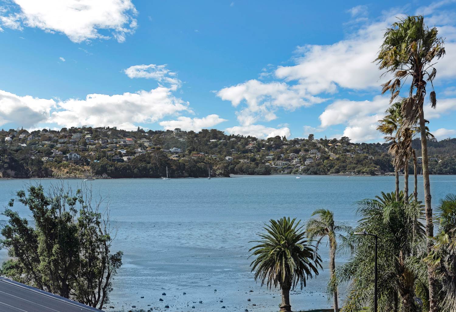 Sea Views | Master Build | Walk to Waterfront